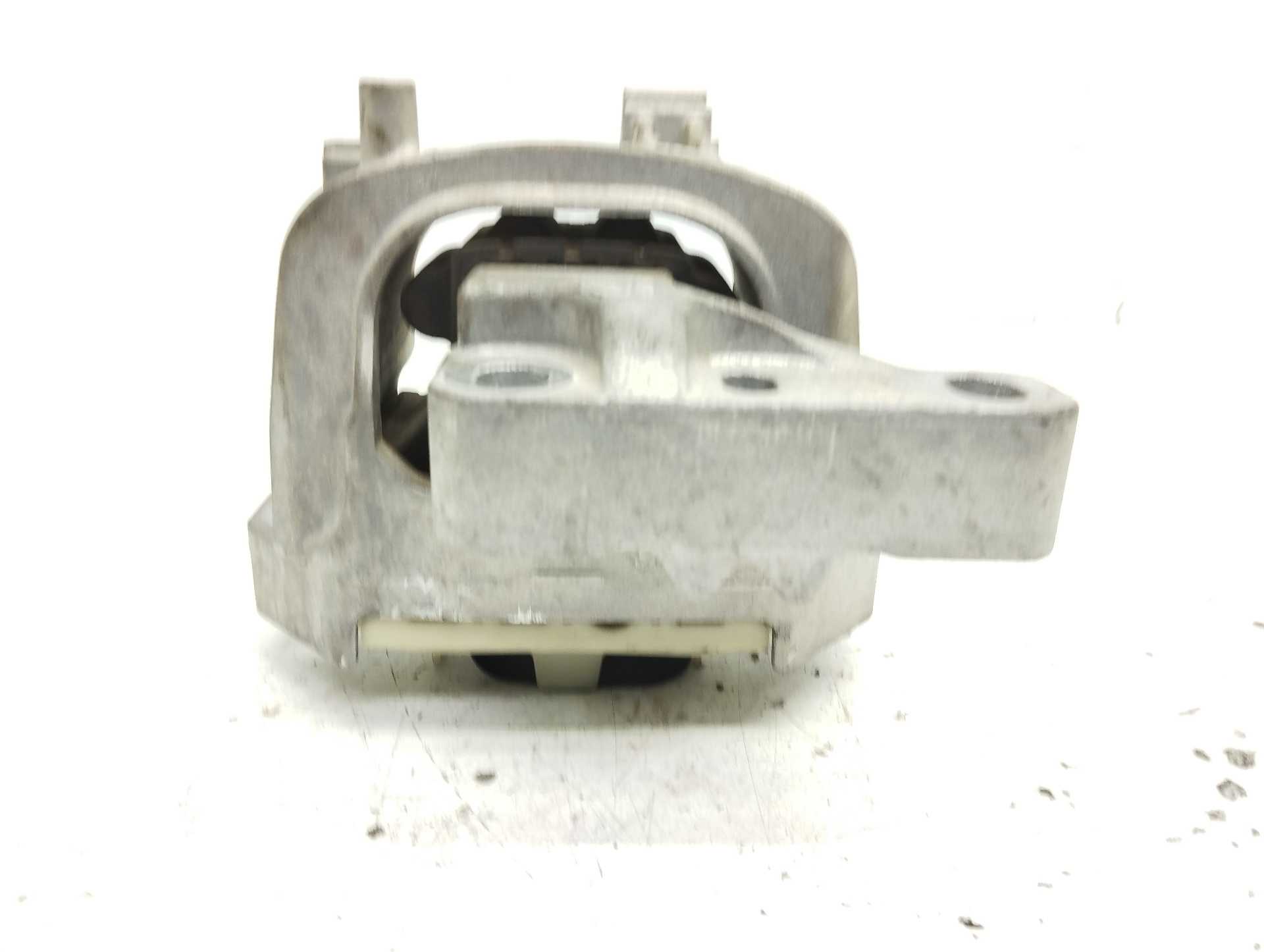 Recambio de soporte motor izquierdo para volkswagen polo 1.0 tsi referencia OEM IAM 2Q0199262BC  