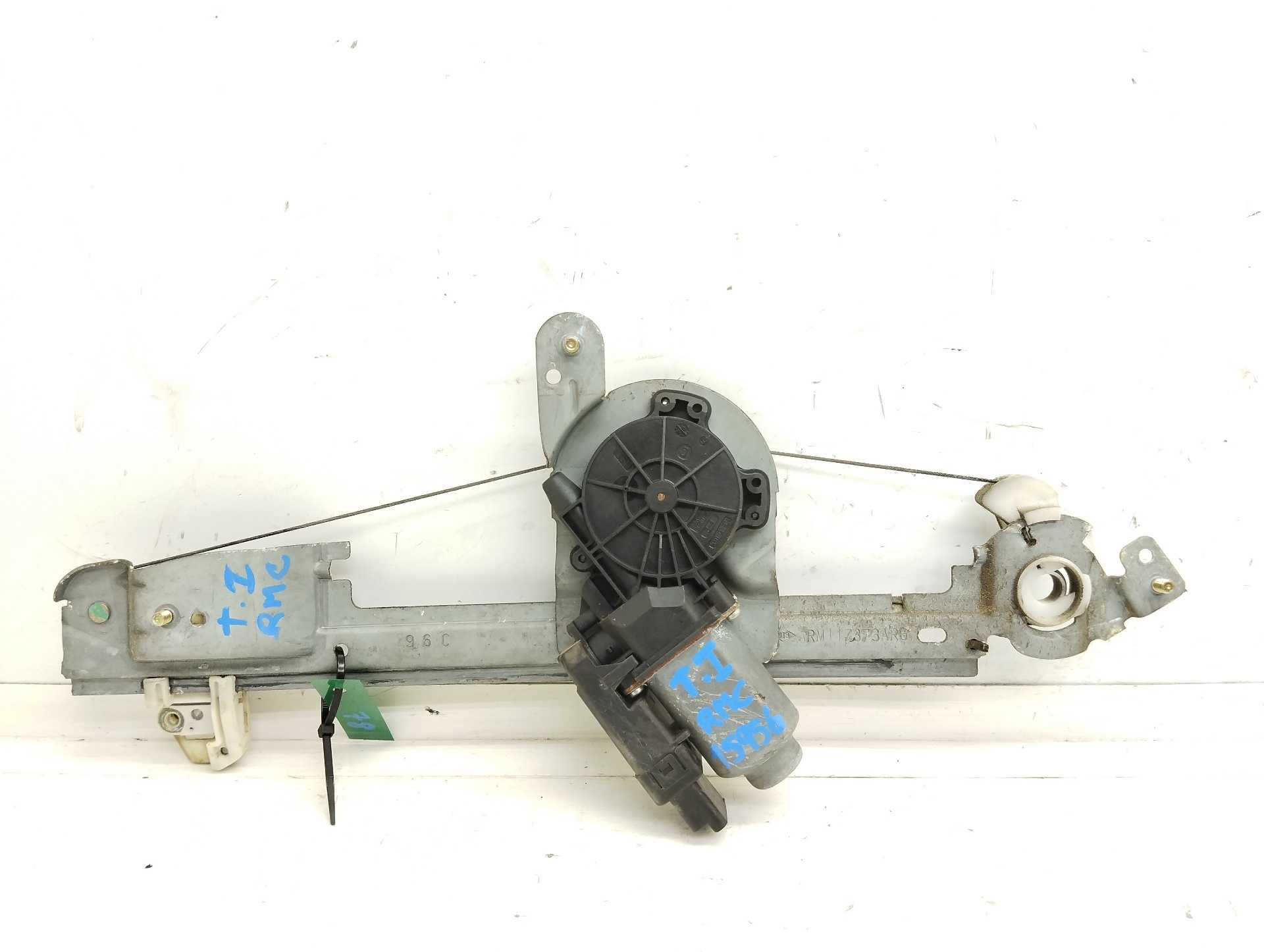 Recambio de elevalunas trasero izquierdo para renault megane i scenic (ja0) 1.6 rn referencia OEM IAM  8200636812 