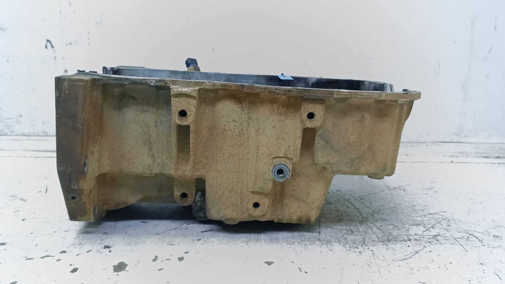 Recambio de carter para renault kangoo (f/kc0) alize referencia OEM IAM 8200318813  