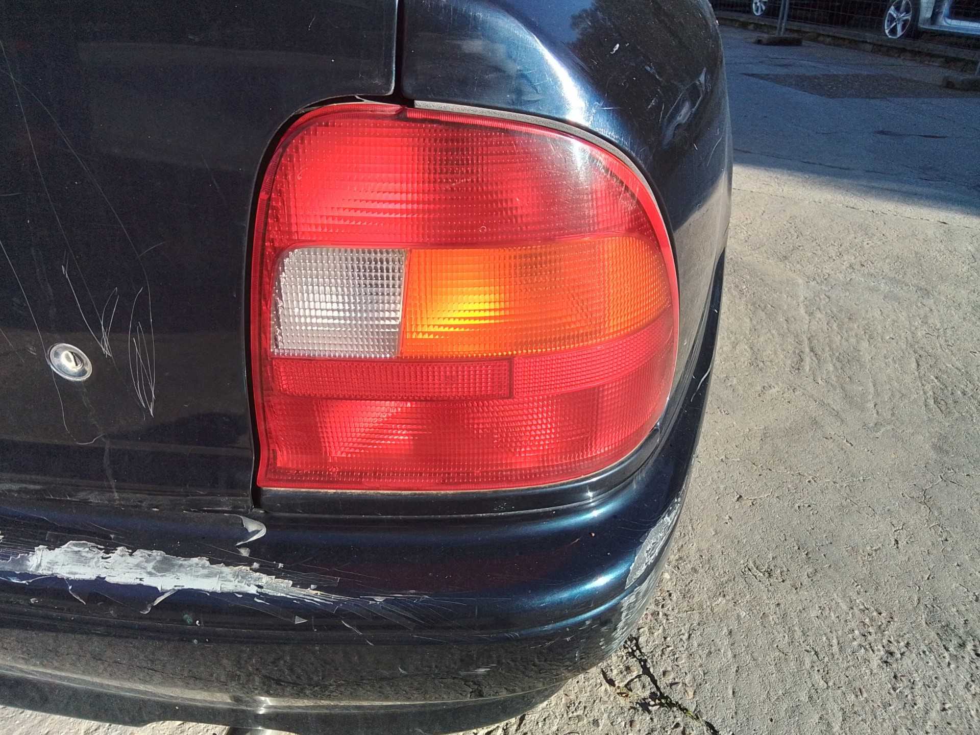 Recambio de piloto trasero derecho para mg serie 600 (rh) 618 i referencia OEM IAM   