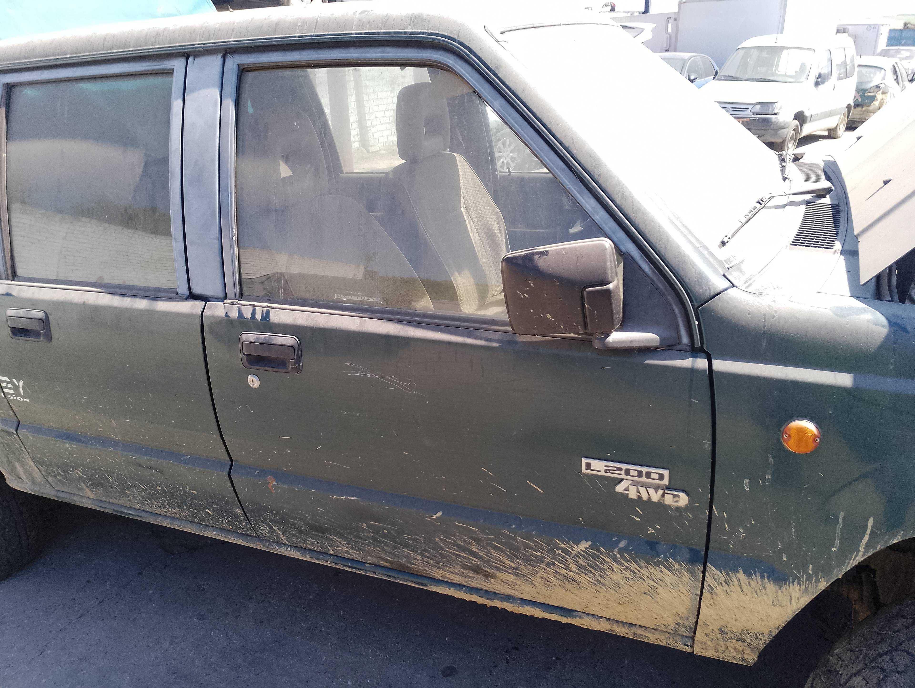 Recambio de puerta delantera derecha para mitsubishi l 200 (k34t) 2500 td referencia OEM IAM   