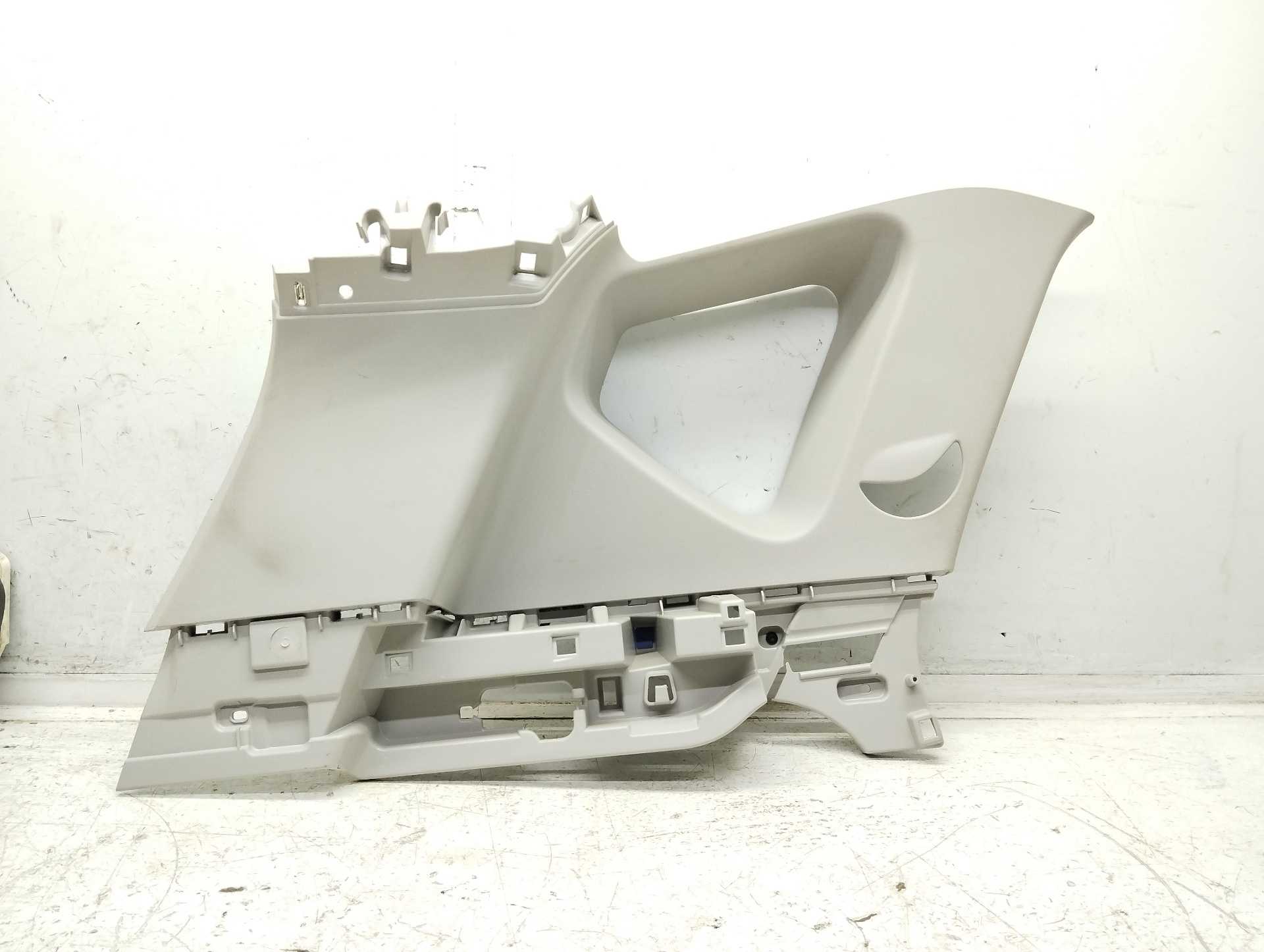 Recambio de moldura interior para renault scenic iv zen referencia OEM IAM 769352424  