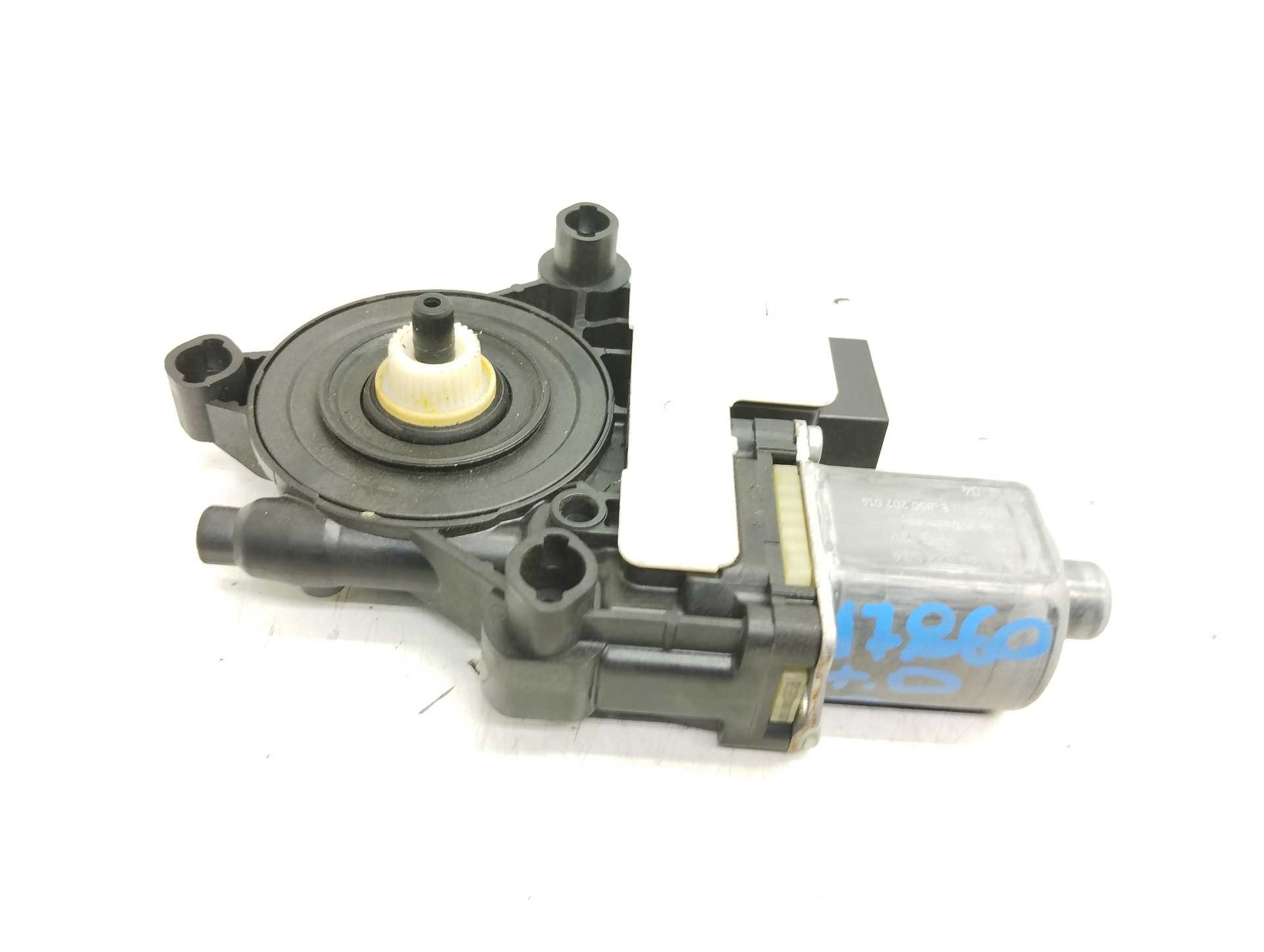 Recambio de motor elevalunas trasero derecho para volkswagen polo 1.0 tsi referencia OEM IAM 5Q0959408 0130822694 