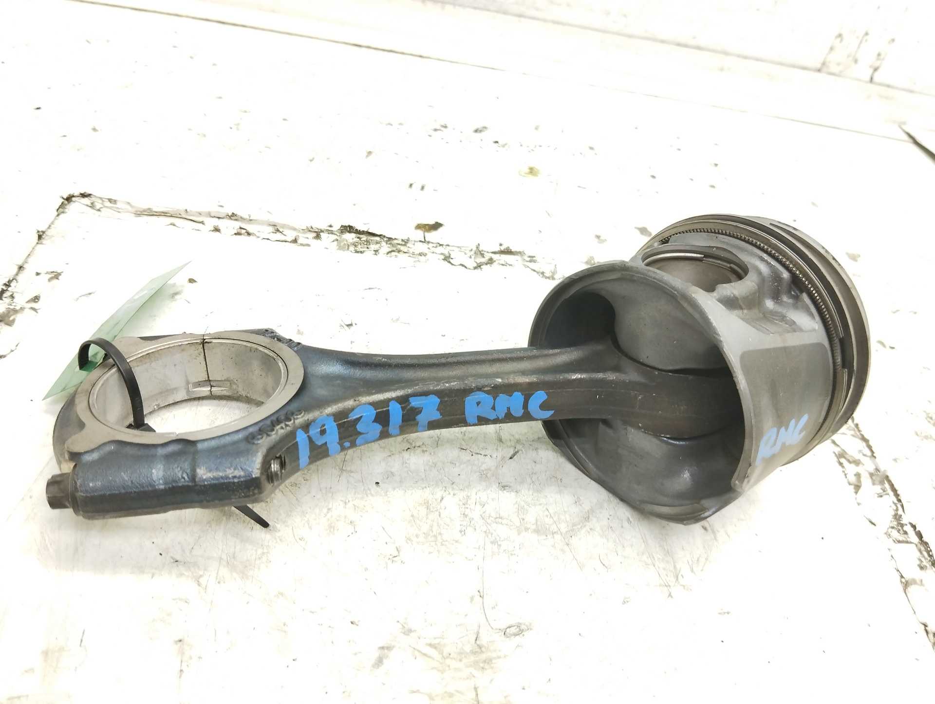 Recambio de piston para mercedes-benz clase a (w169) a 160 cdi a-edition referencia OEM IAM 0830923  