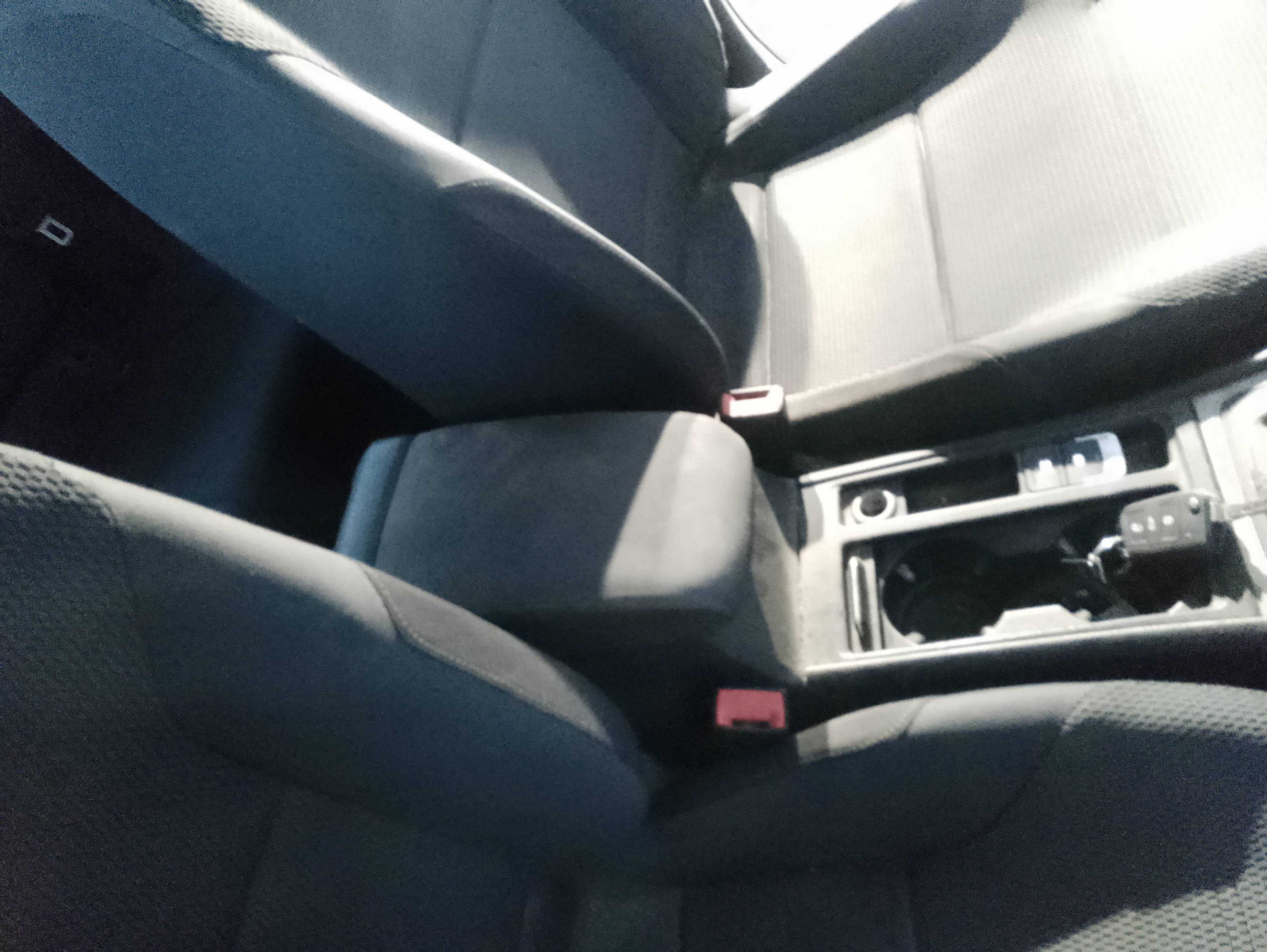 Recambio de apoyabrazos central para volkswagen golf vii lim. (5g1) advance bluemotion referencia OEM IAM   