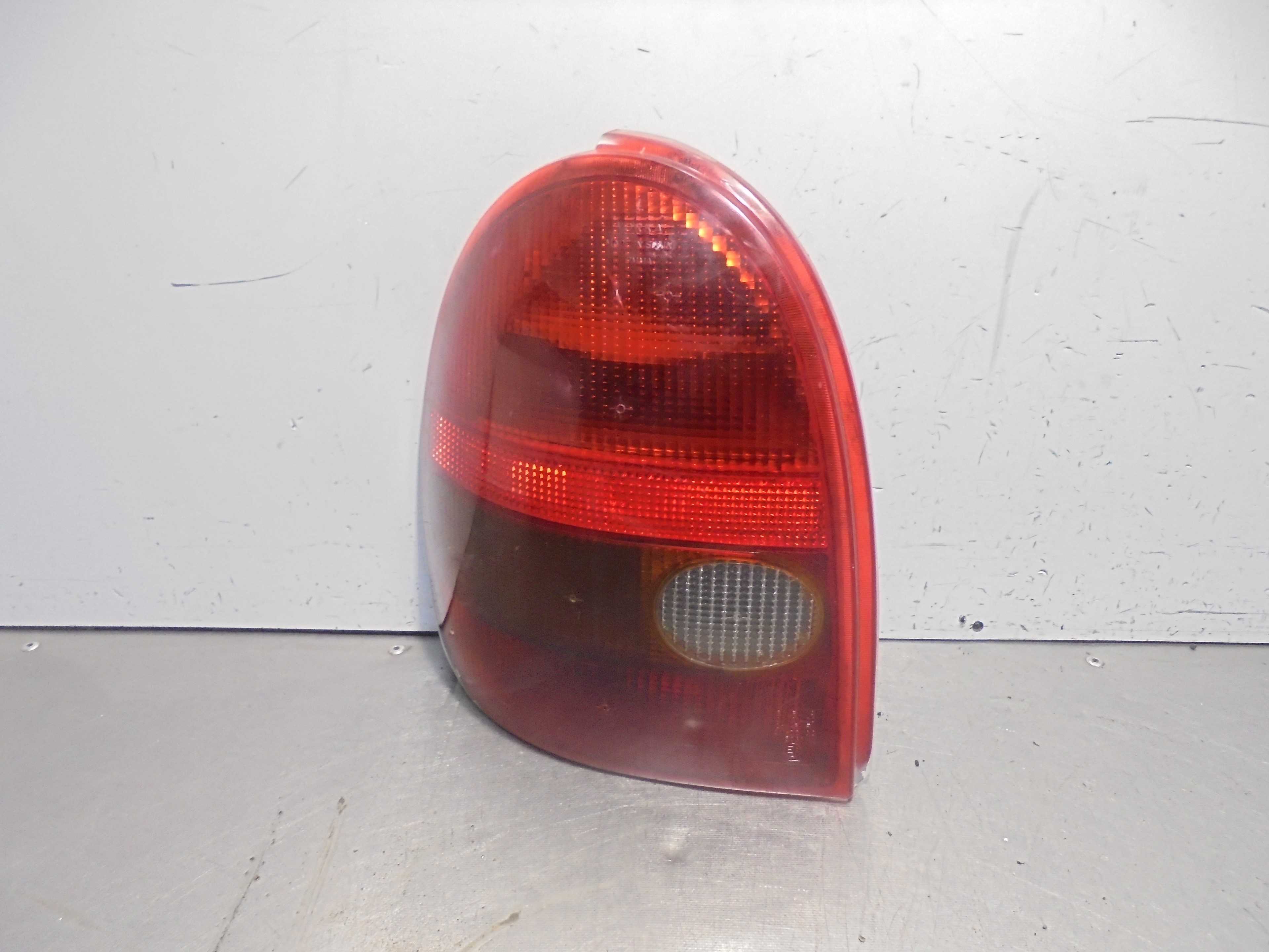 Recambio de piloto trasero izquierdo para opel corsa b eco referencia OEM IAM   