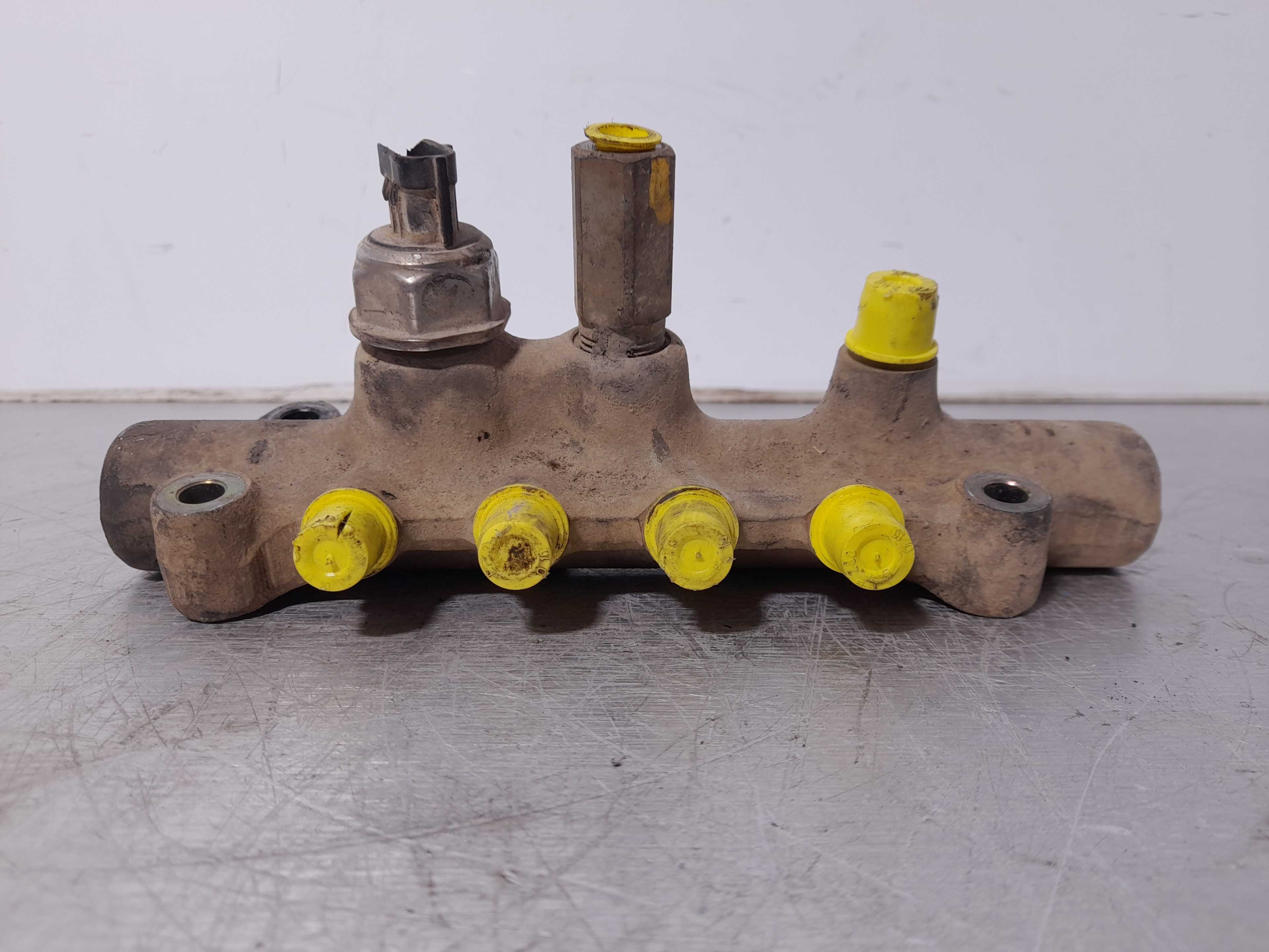 Recambio de rampa inyectora para isuzu d-max crew cab 4wd referencia OEM IAM 02M64971 DENSO 