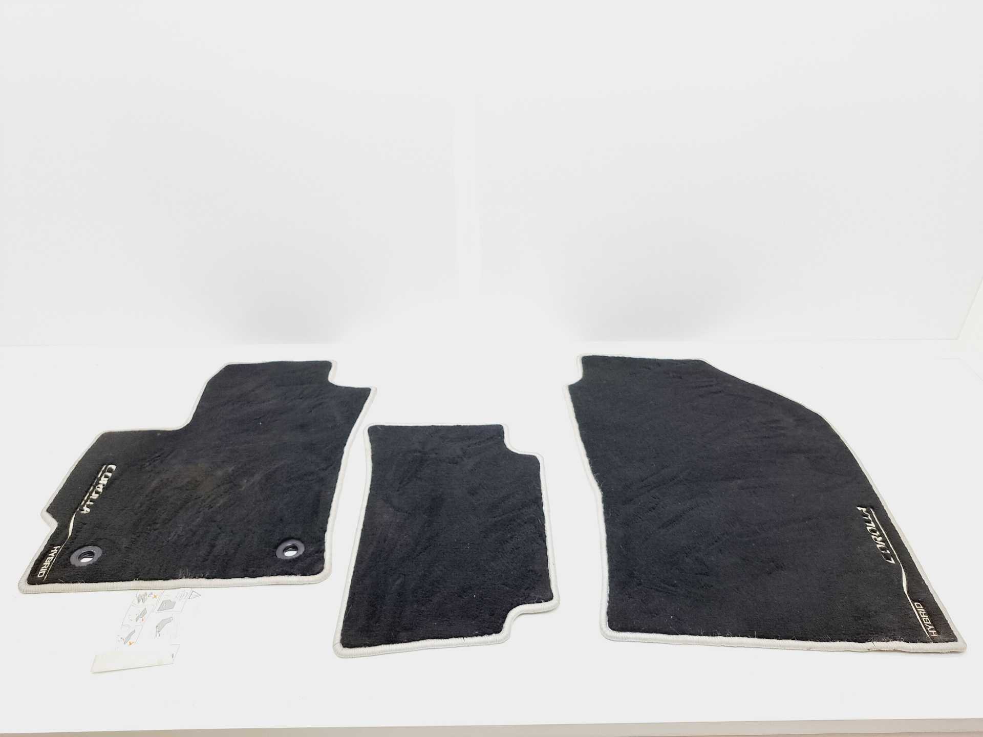 Recambio de juego de alfombras para toyota corolla hybrid (e21) 1.8 referencia OEM IAM   