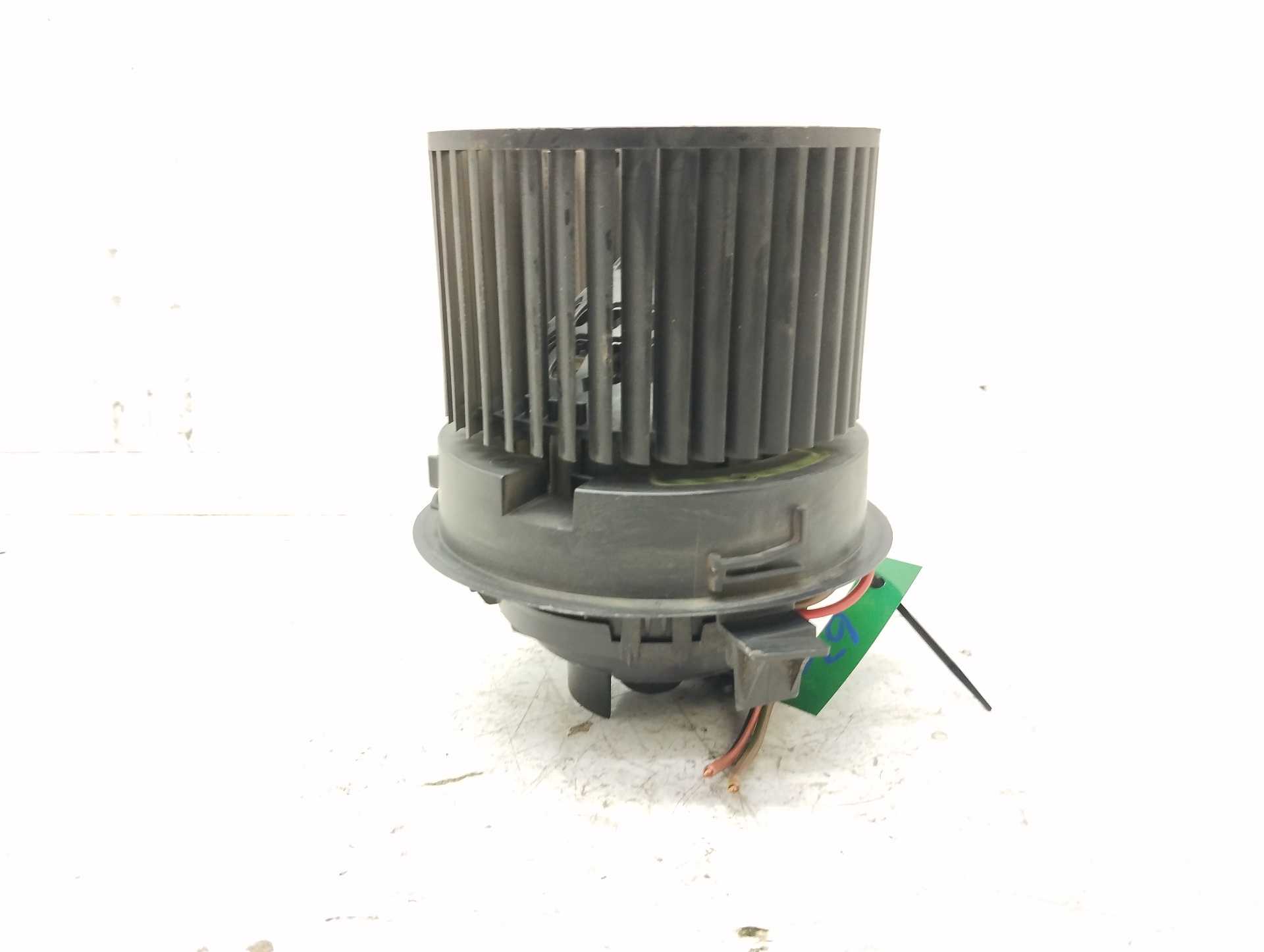 Recambio de motor calefaccion para renault clio iv 1.5 dci referencia OEM IAM T1029527H  