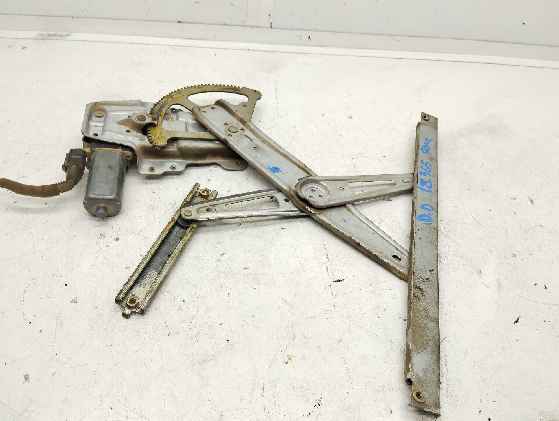 Recambio de elevalunas delantero derecho para toyota yaris (ncp1/nlp1/scp1) 1.3 expo referencia OEM IAM 106281XXX BROSE 