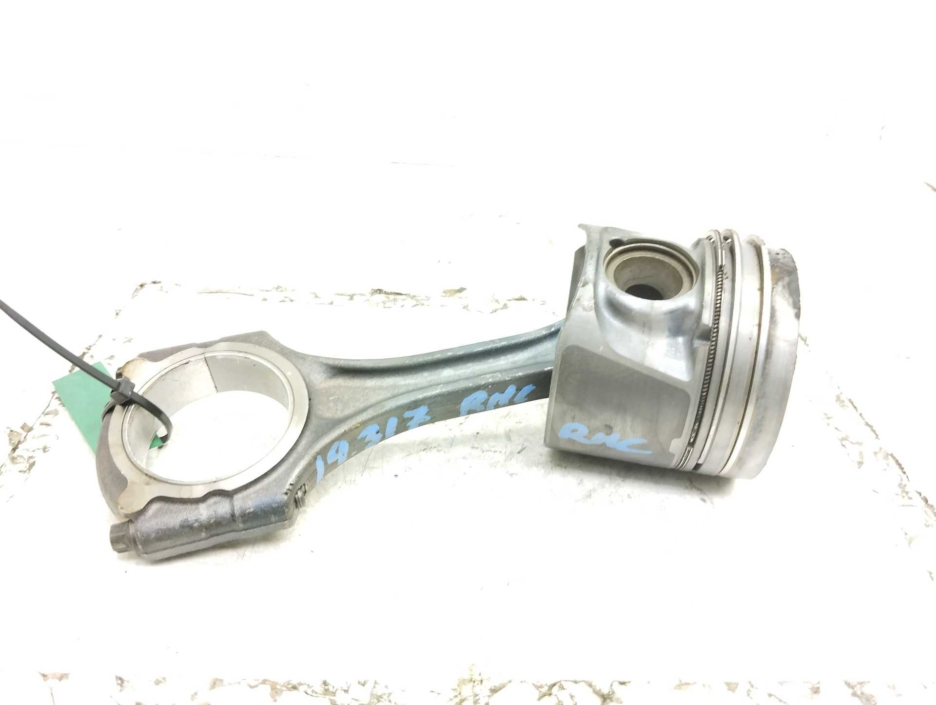 Recambio de piston para mercedes-benz clase a (w169) a 160 cdi a-edition referencia OEM IAM 0830923  