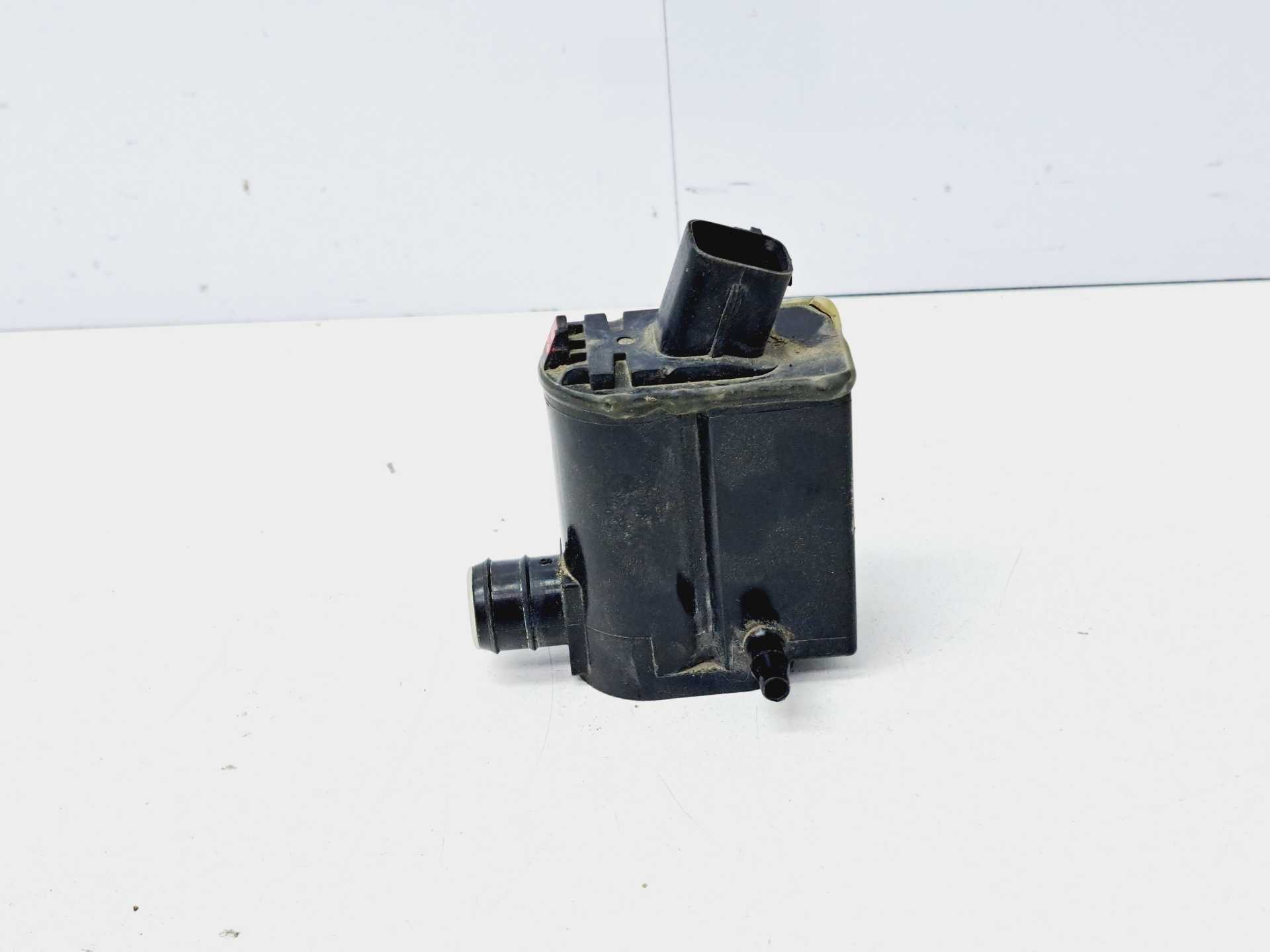 Recambio de bomba limpia para hyundai i30 (gd) classic referencia OEM IAM 985101W000  
