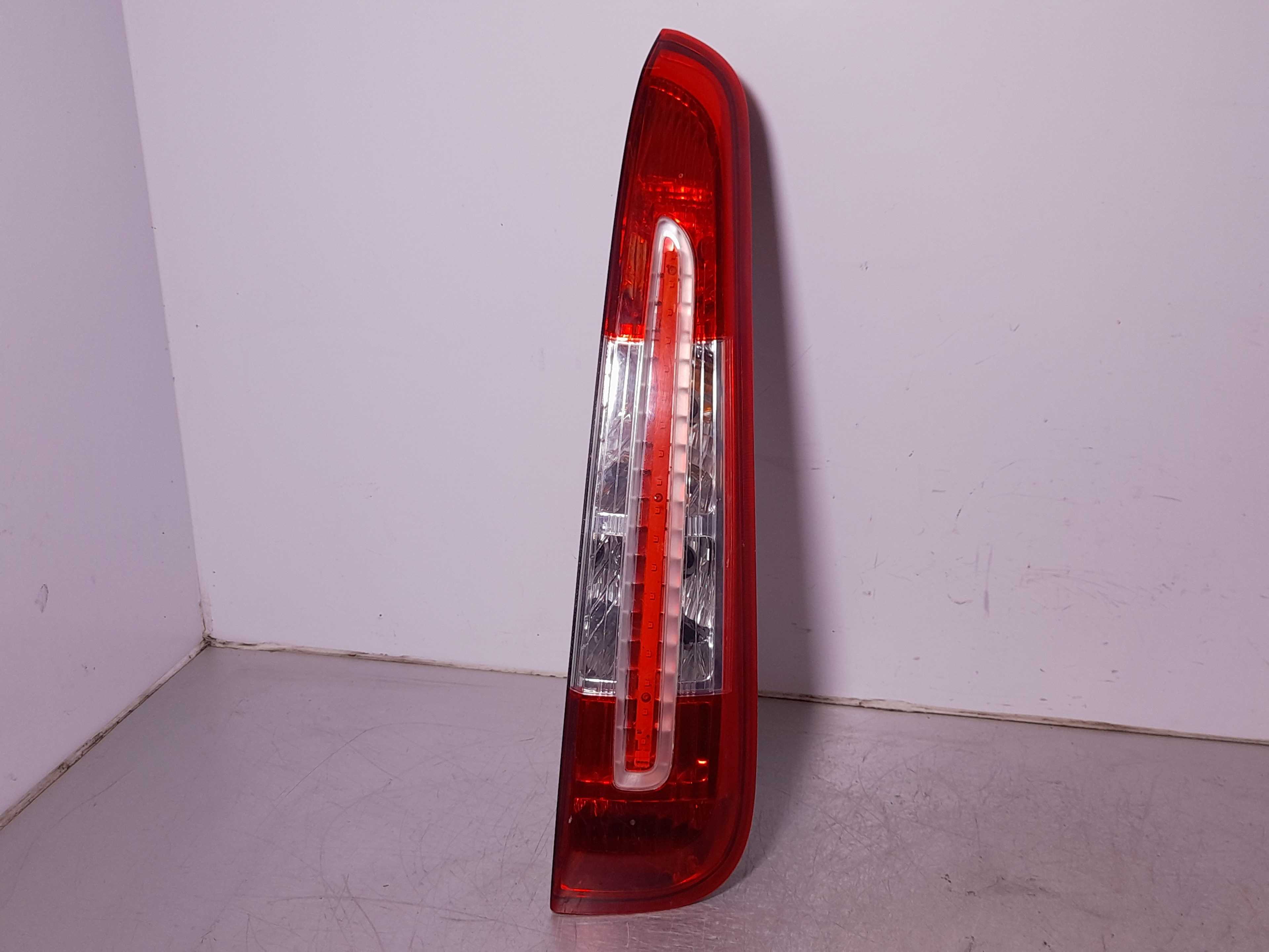 Recambio de piloto trasero derecho para ford focus c-max (cap) ambiente (d) referencia OEM IAM 3M5113N411AA HELLA 
