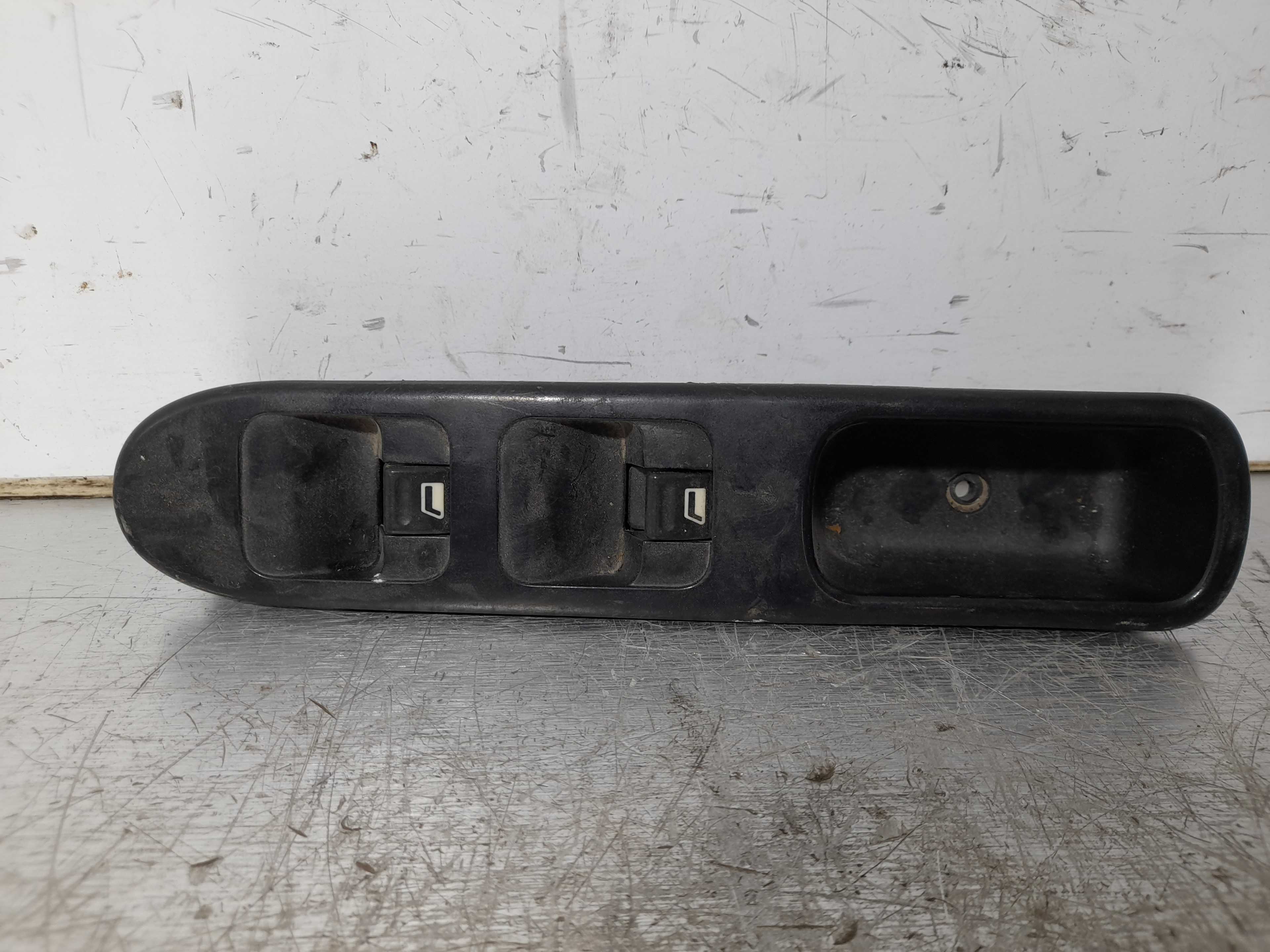 Recambio de mando elevalunas delantero izquierdo para peugeot 307 (s1) xr clim plus referencia OEM IAM   