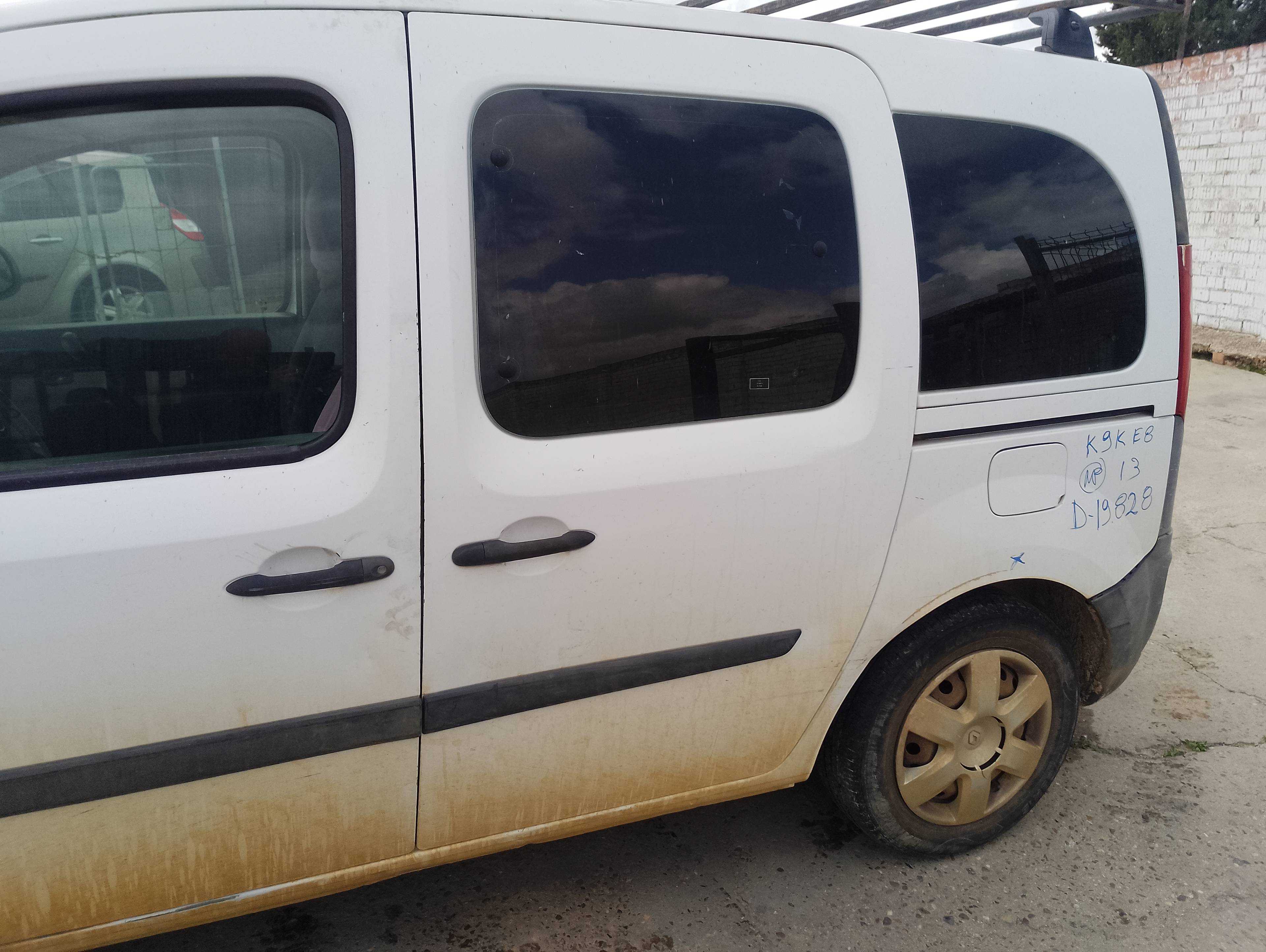 Recambio de puerta lateral corredera izquierda para renault kangoo (f/kc0) alize referencia OEM IAM   