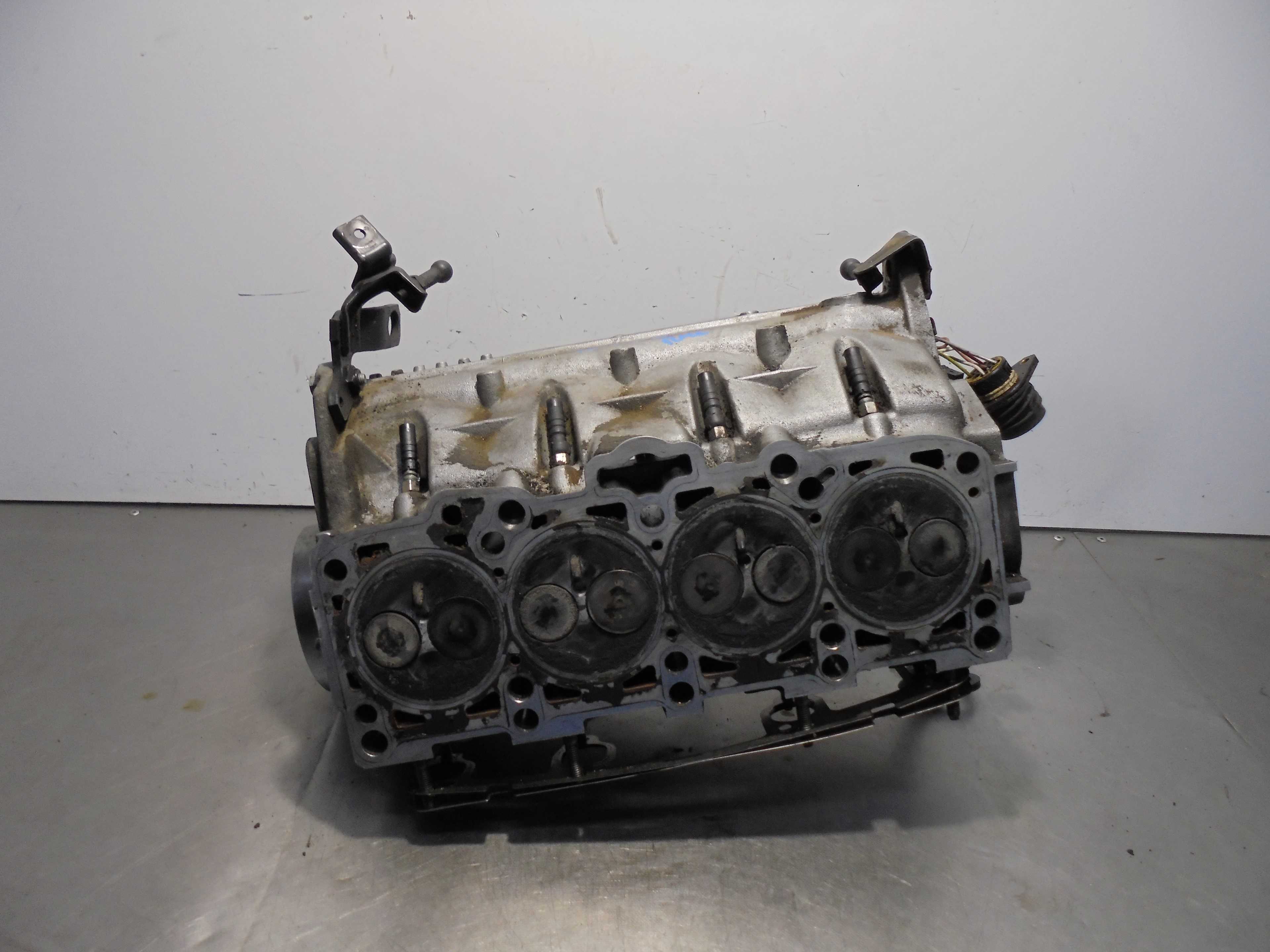 Recambio de culata para audi a4 avant (8e) 1.9 tdi referencia OEM IAM 038103373R  