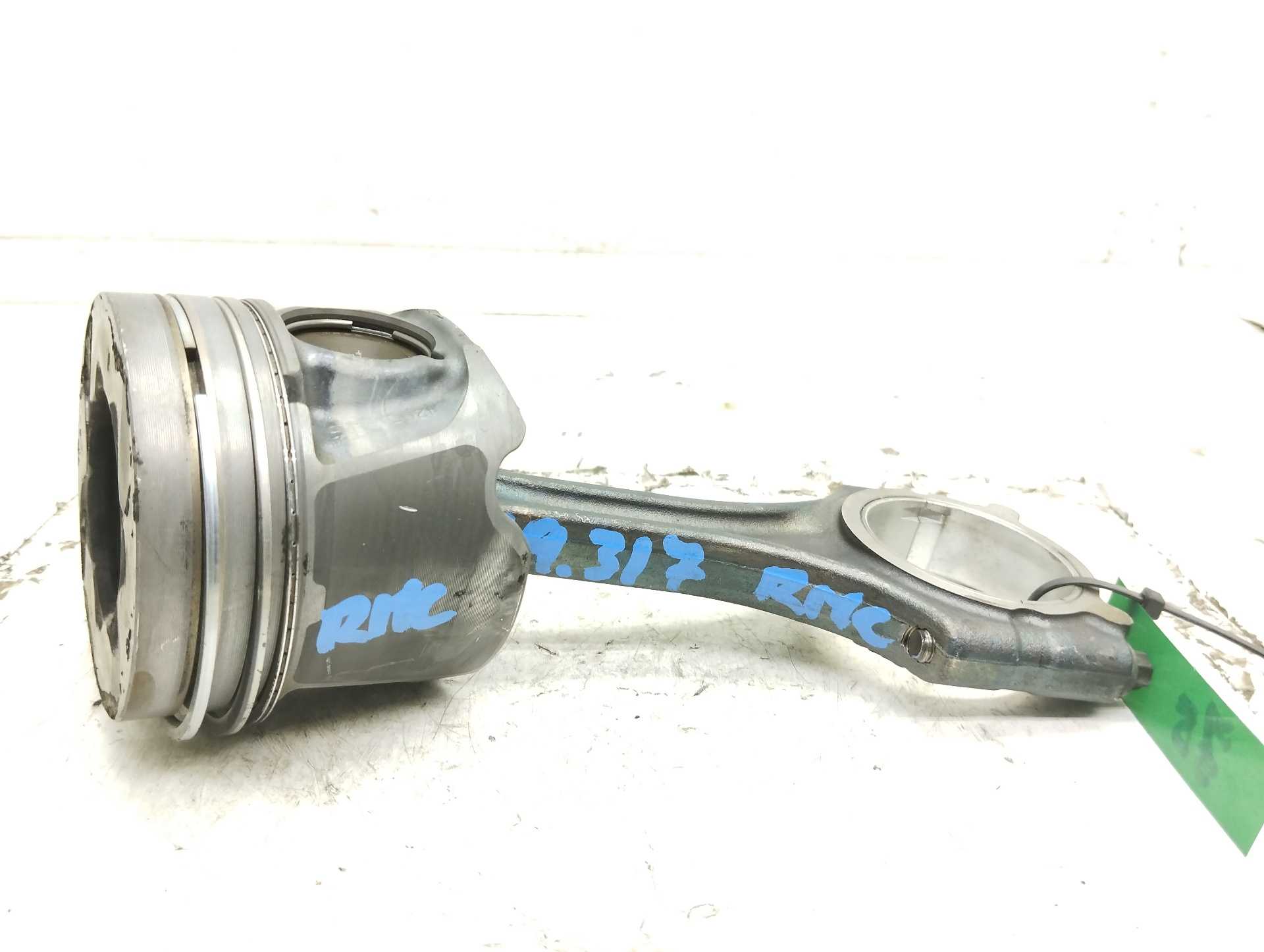 Recambio de piston para mercedes-benz clase a (w169) a 160 cdi a-edition referencia OEM IAM 0830923  