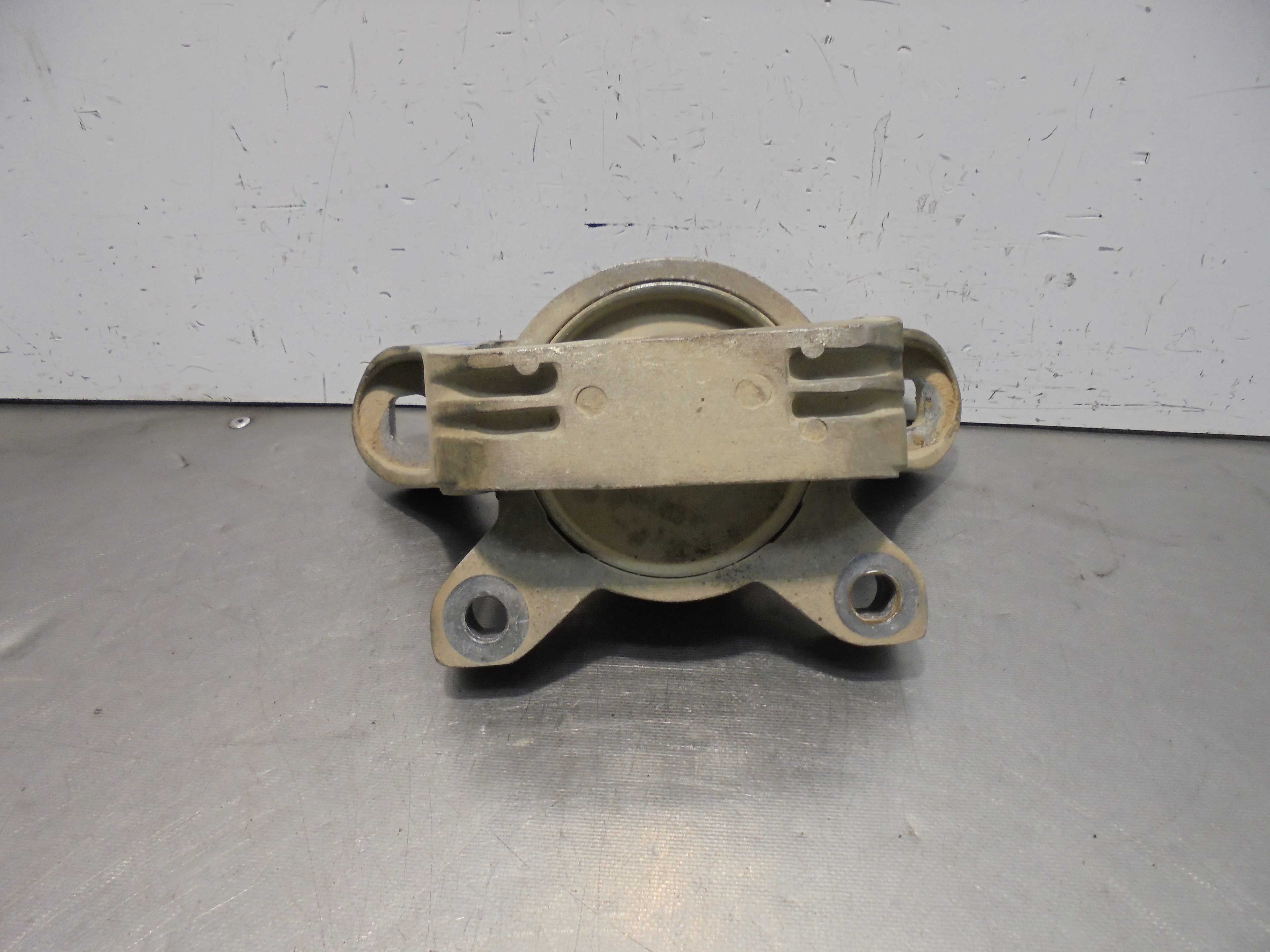 Recambio de soporte motor derecho para ford focus berlina (cak) ambiente referencia OEM IAM   