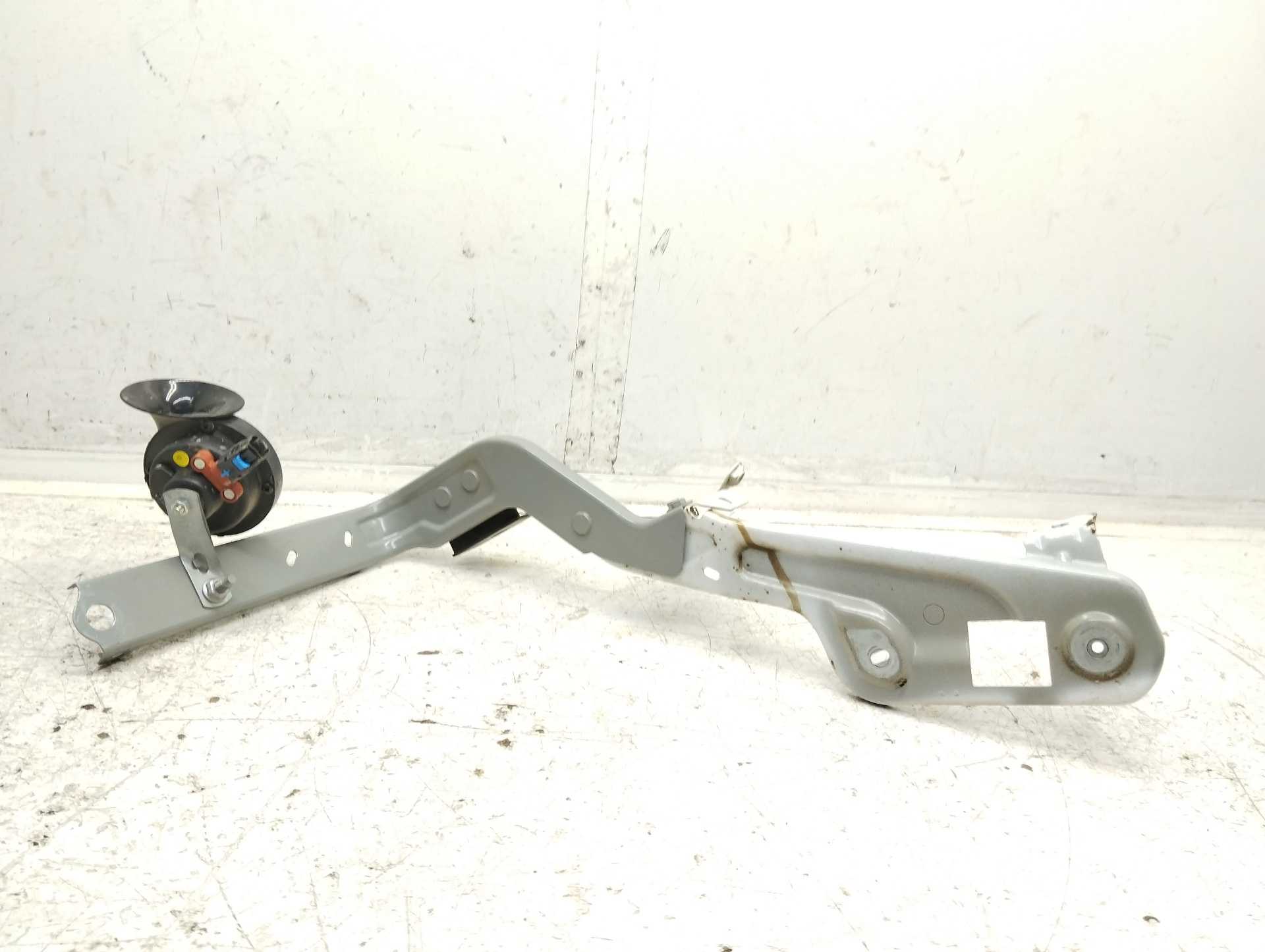Recambio de soporte paragolpes delantero para renault scenic iv zen referencia OEM IAM 620426570R  