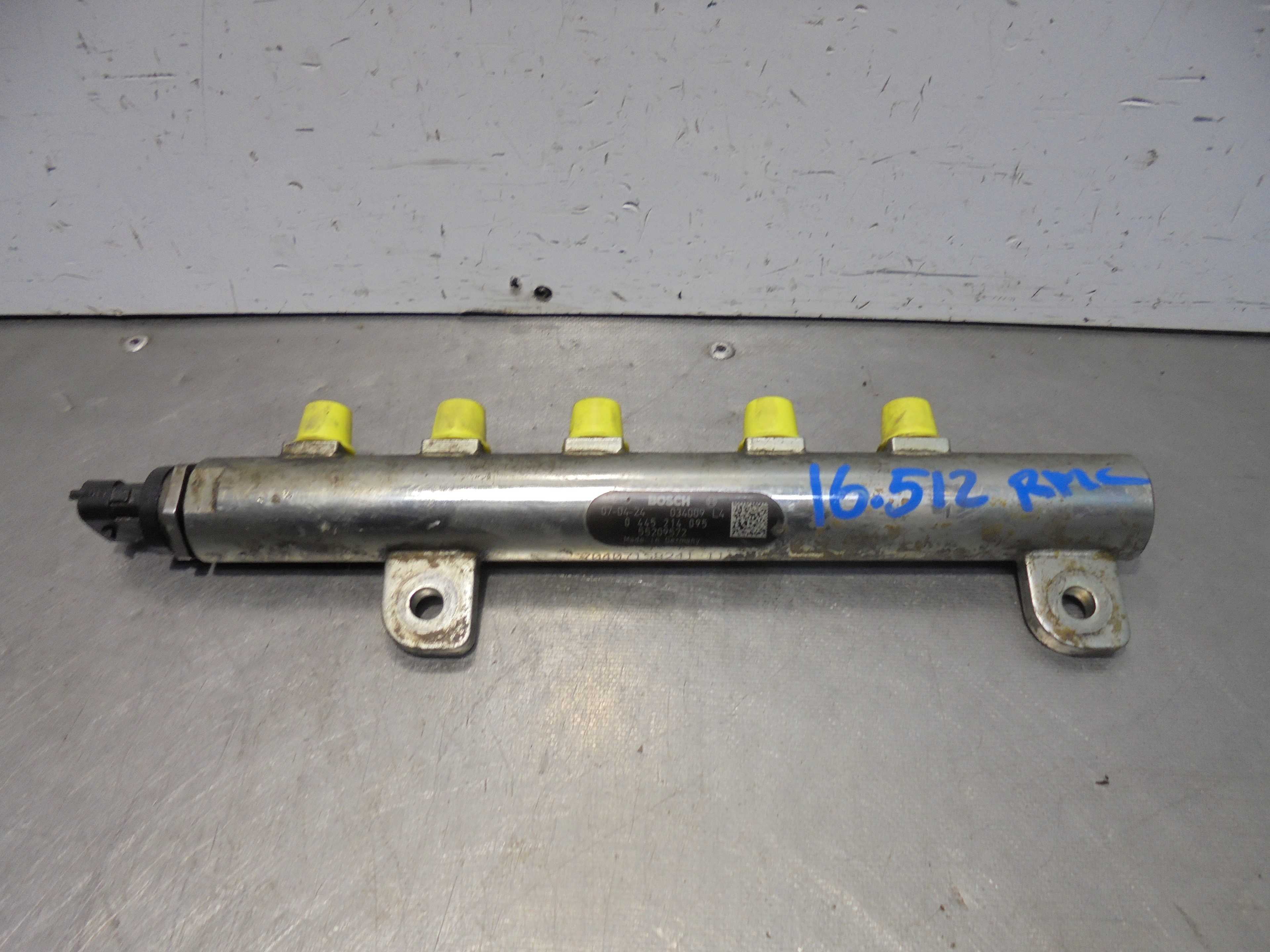 Recambio de rampa inyectora para opel astra gtc cosmo referencia OEM IAM 55209572 BOSCH 
