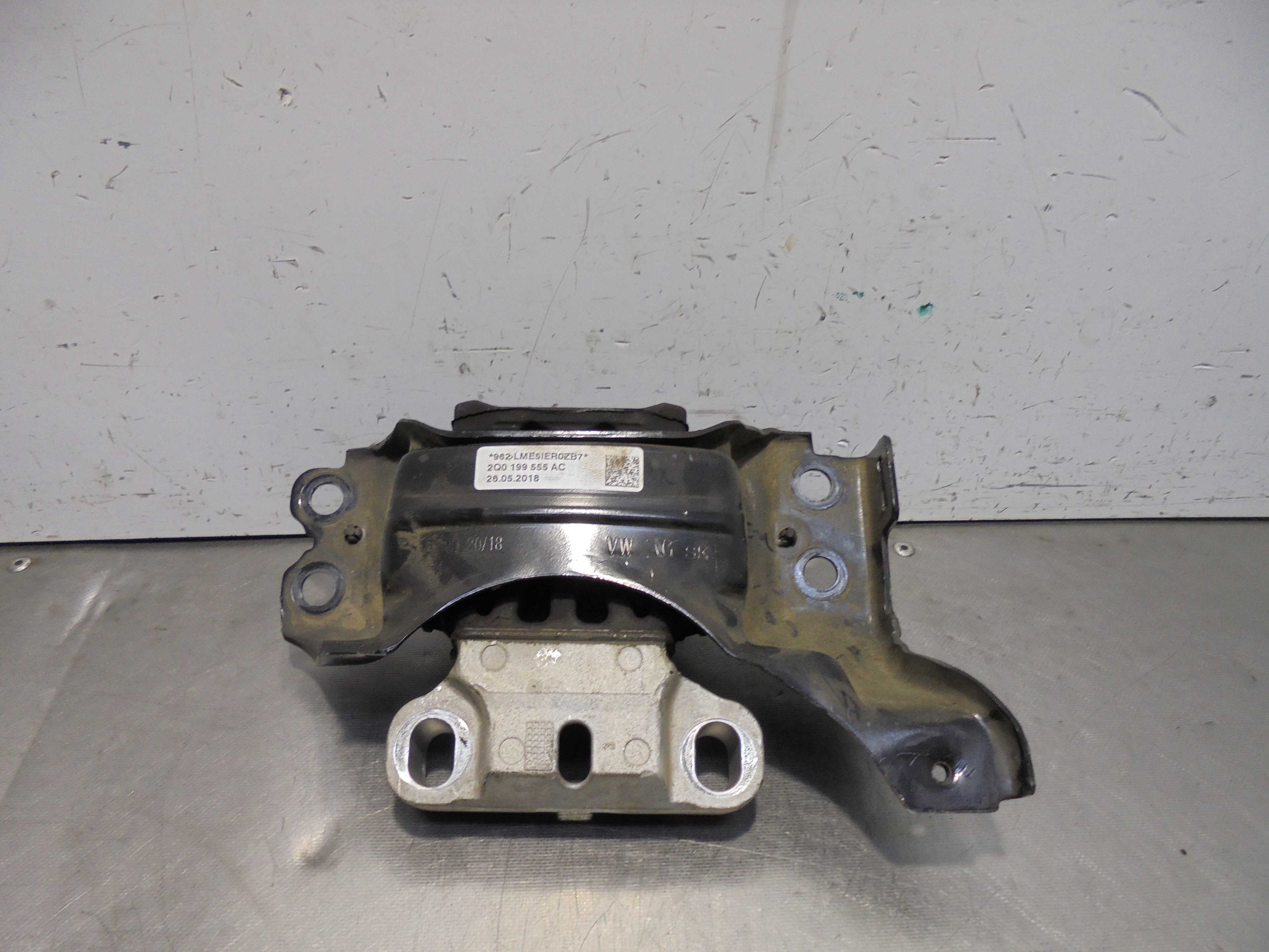 Recambio de soporte motor izquierdo para seat arona fr referencia OEM IAM 2Q0199555AC  