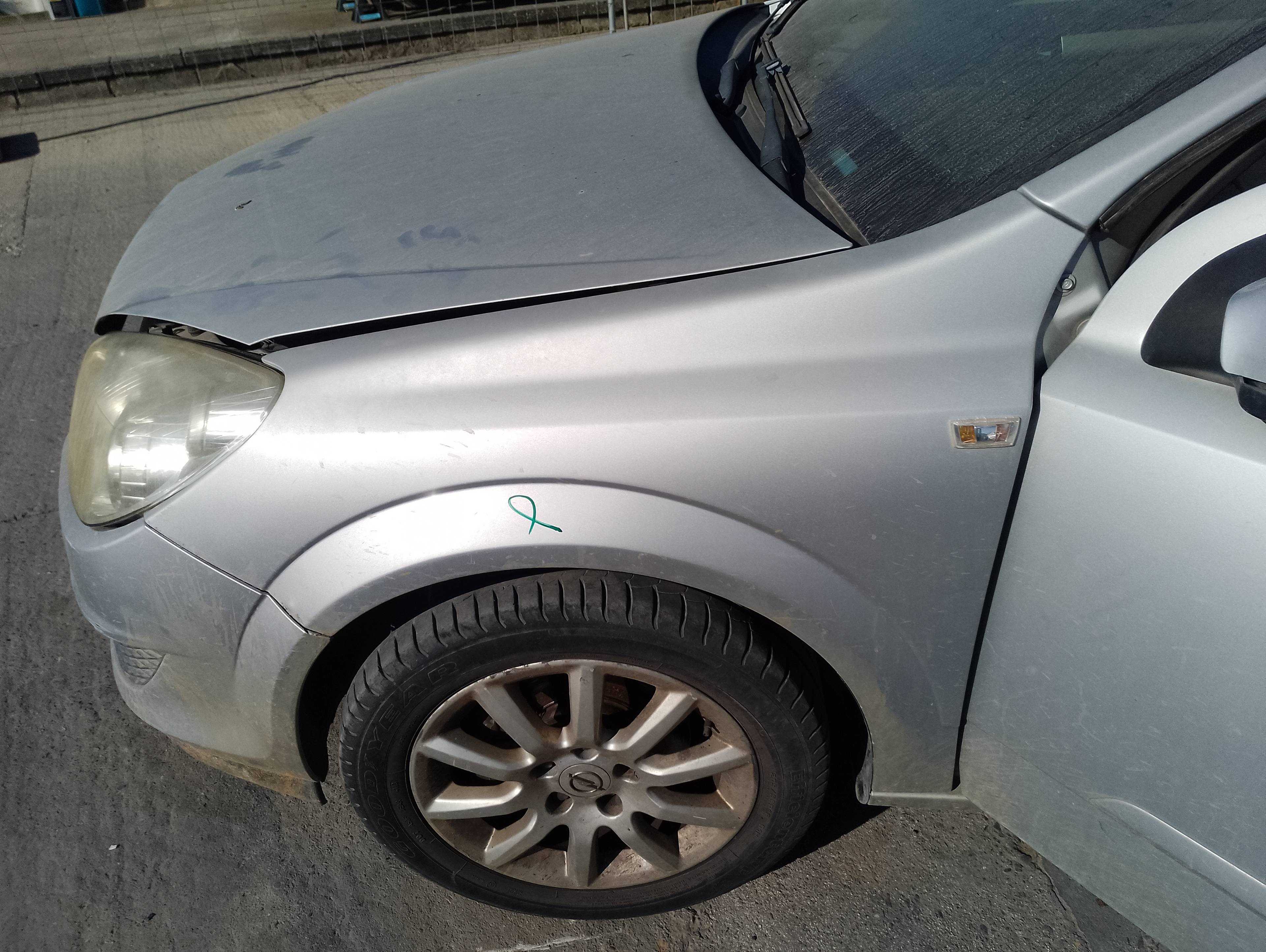 Recambio de aleta delantera izquierda para opel astra h berlina cosmo referencia OEM IAM   