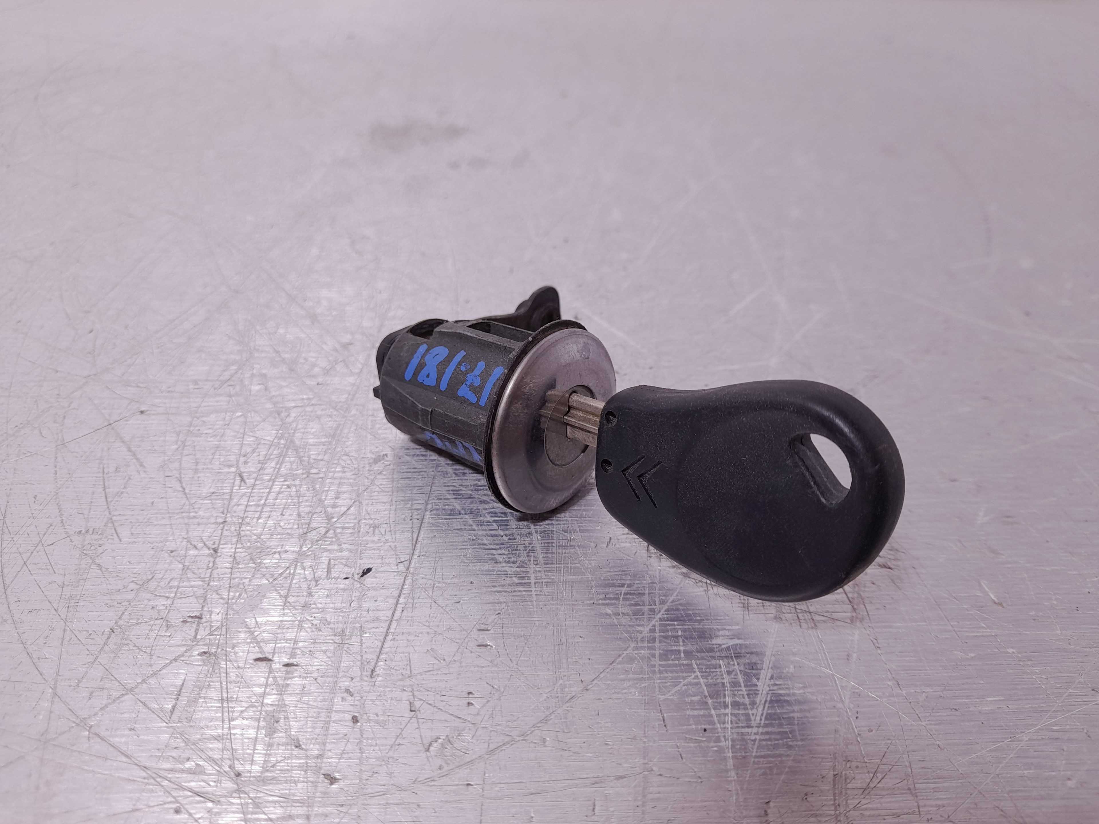 Recambio de bombin puerta delantera derecha para citroën xsara berlina 2.0 hdi vivace (66kw) referencia OEM IAM   