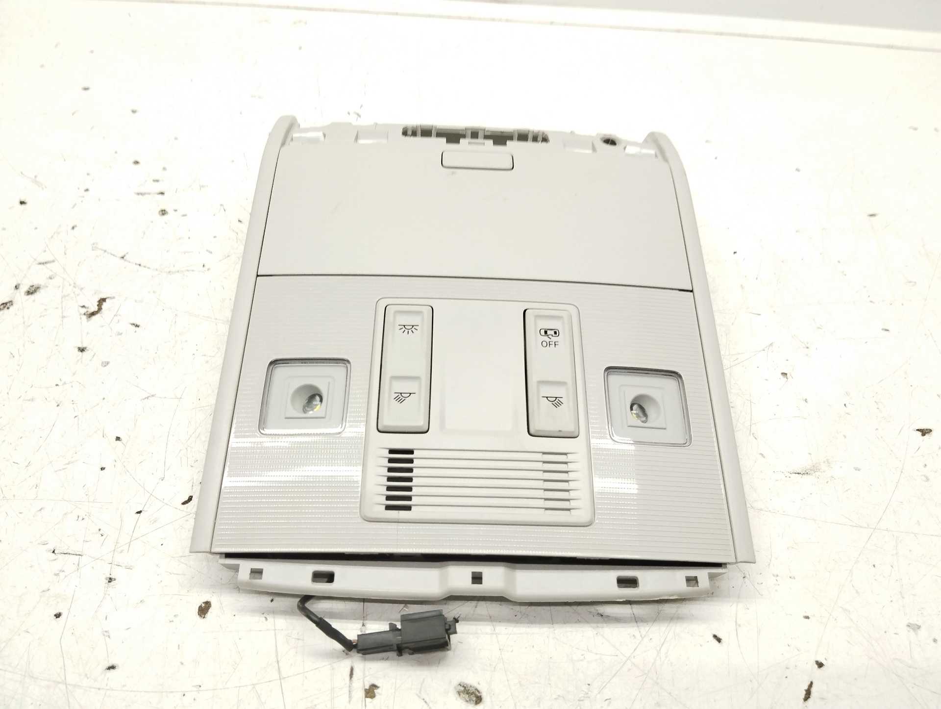Recambio de luz interior para volkswagen polo 1.0 tsi referencia OEM IAM 5G0868837A  