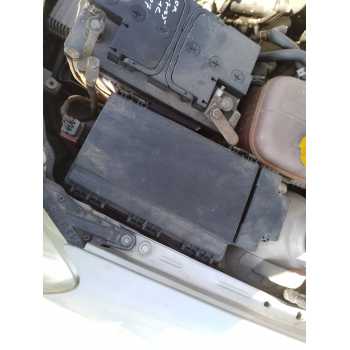 CAJA RELES / FUSIBLES 