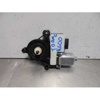 MOTOR ELEVALUNAS TRASERO DERECHO 5Q0959812D BOSCH 