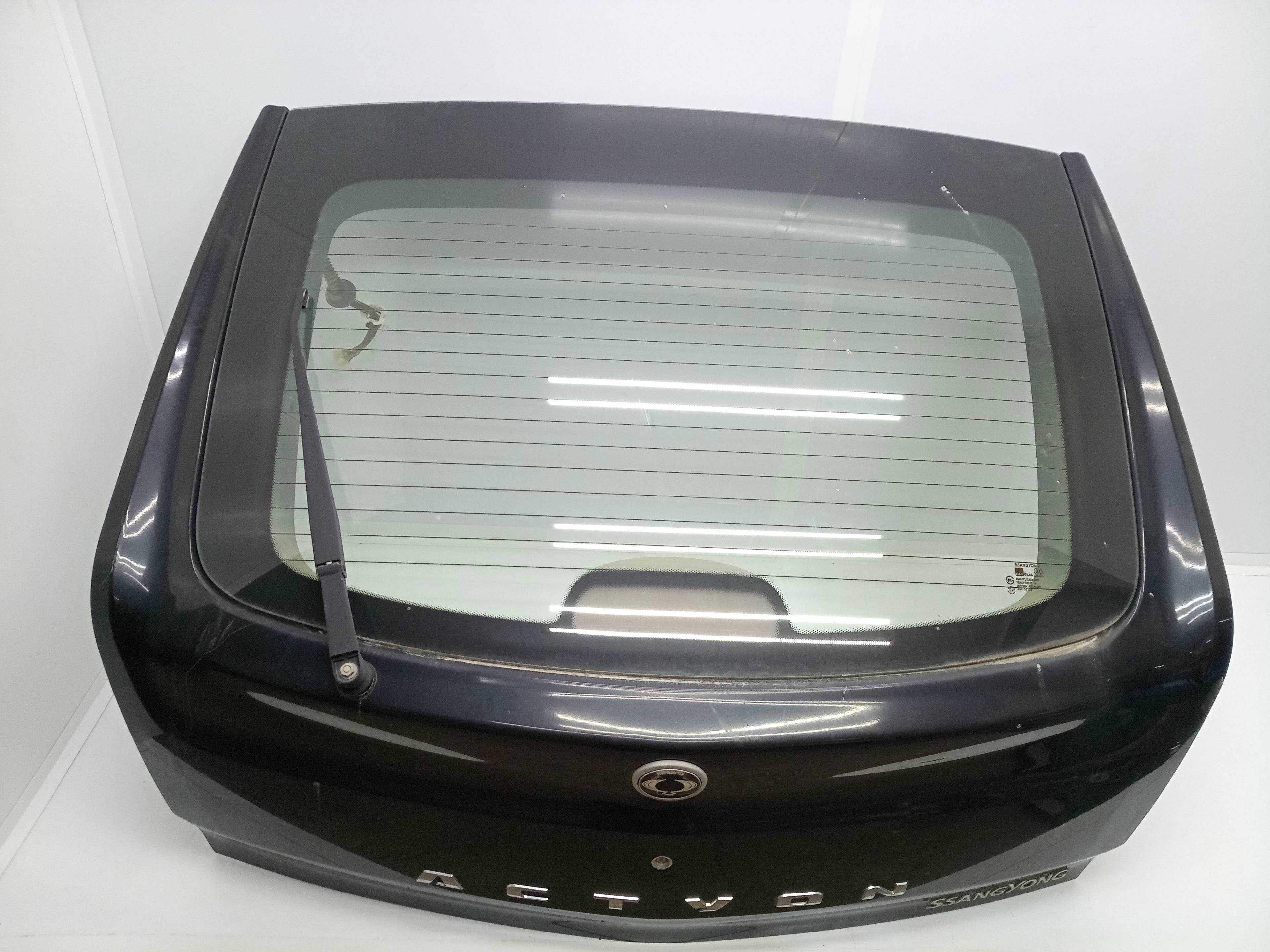 Recambio de porton trasero para ssangyong actyon 200 xdi referencia OEM IAM   