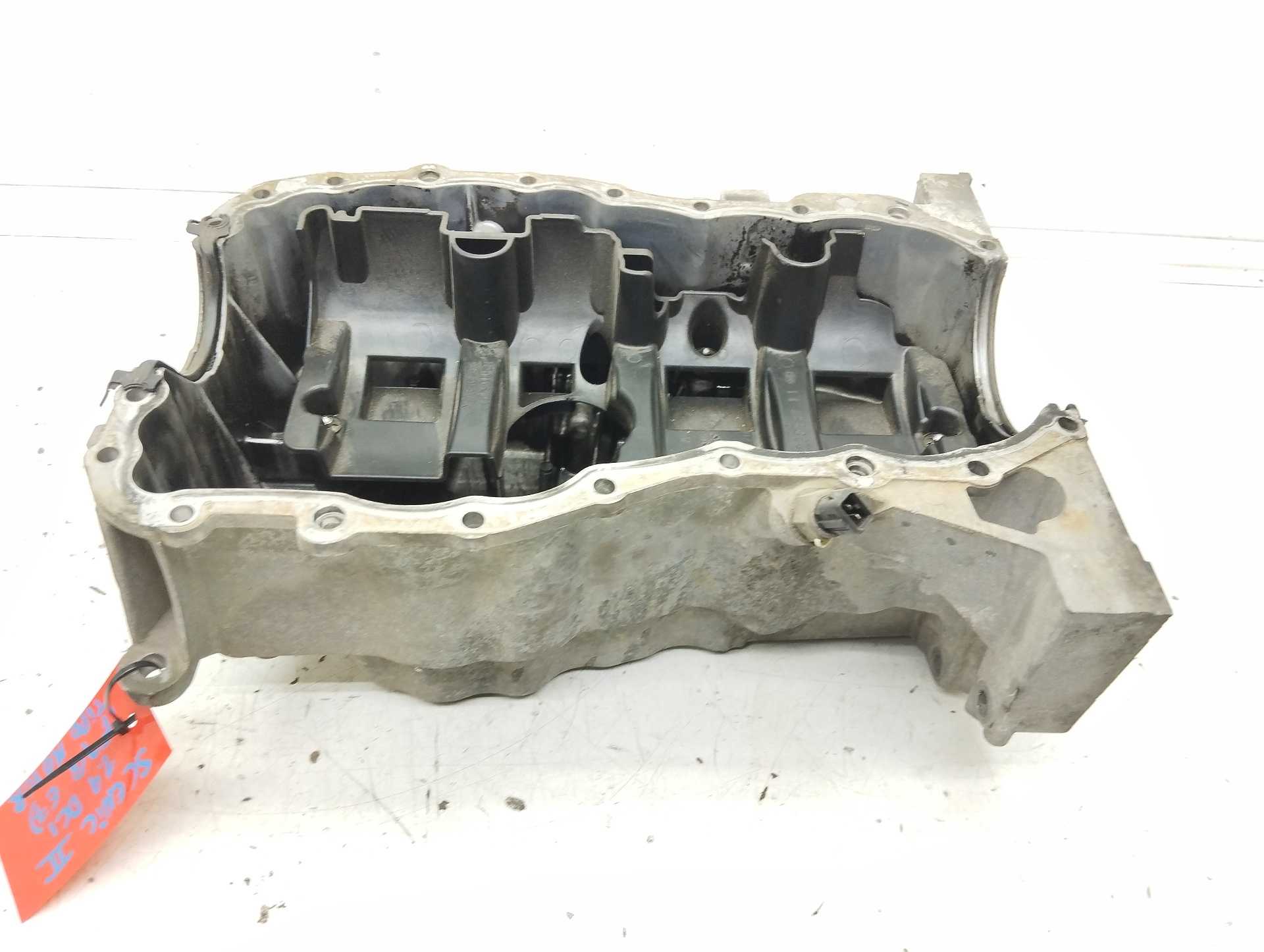 Recambio de carter para renault scenic ii i- music referencia OEM IAM 8200318813  