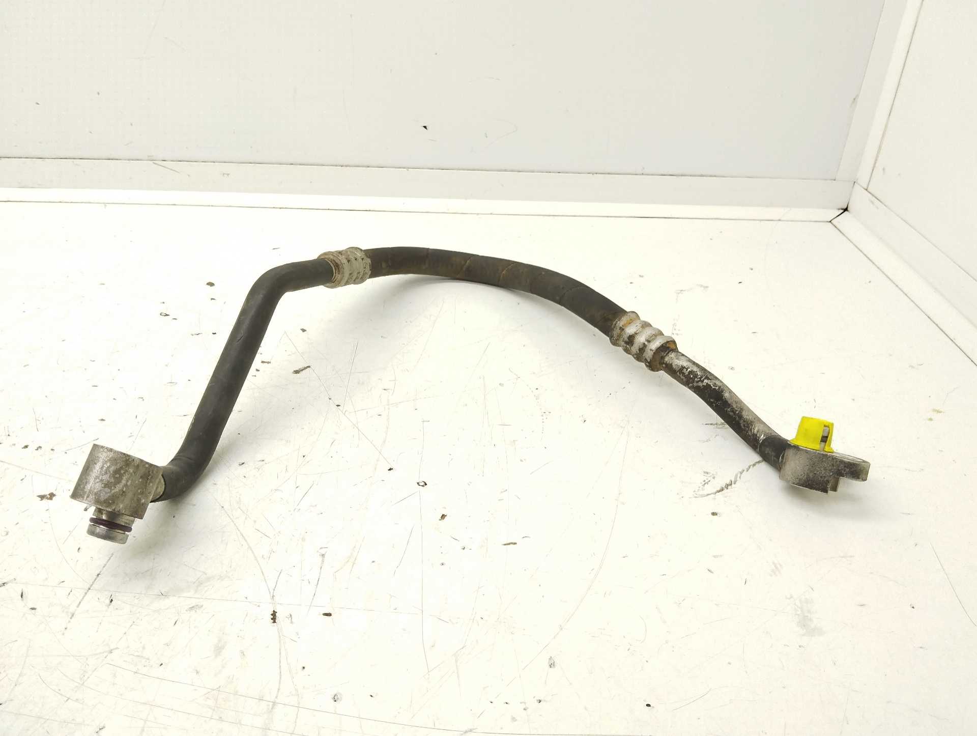 Recambio de tubos aire acondicionado para audi a5 coupe (8t) 3.0 v6 24v tdi referencia OEM IAM 8T0260707B  