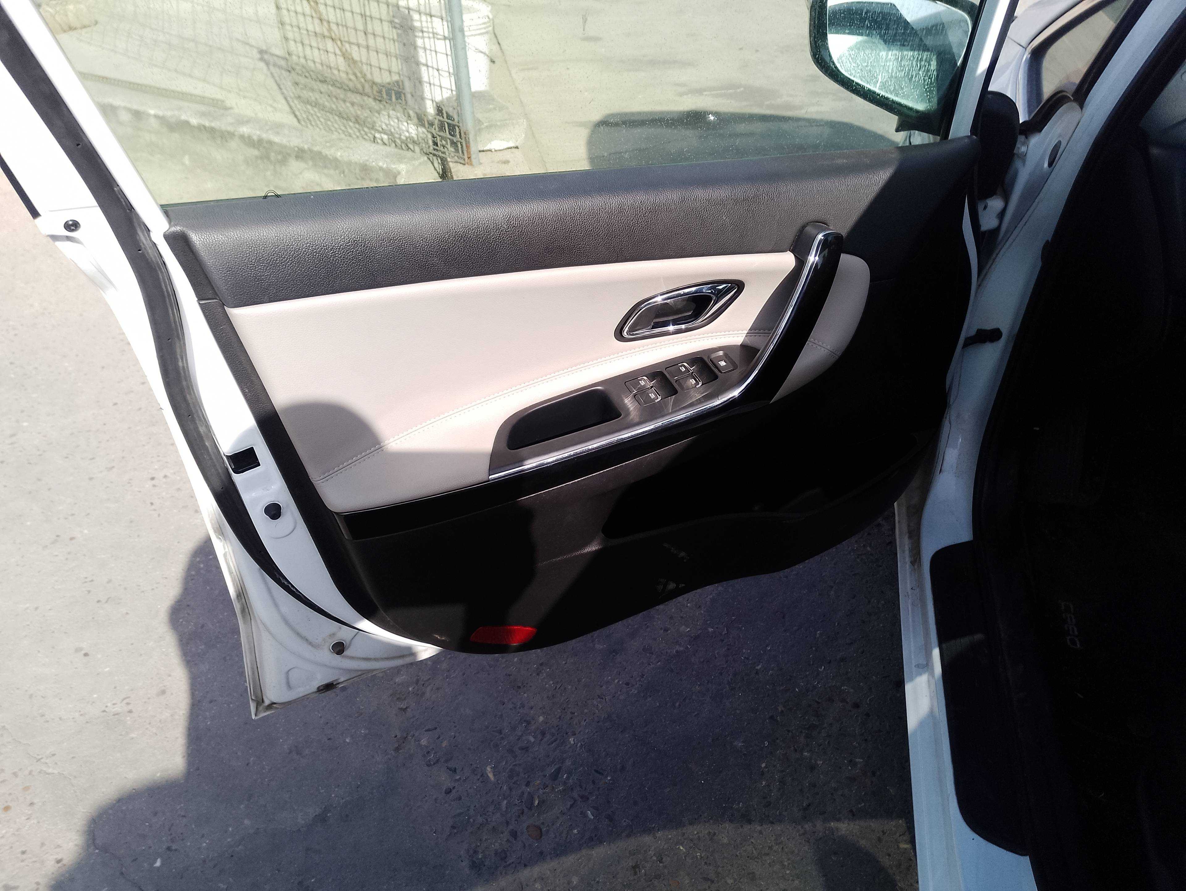 Recambio de guarnecido puerta delantera izquierda para kia cee´d business referencia OEM IAM   