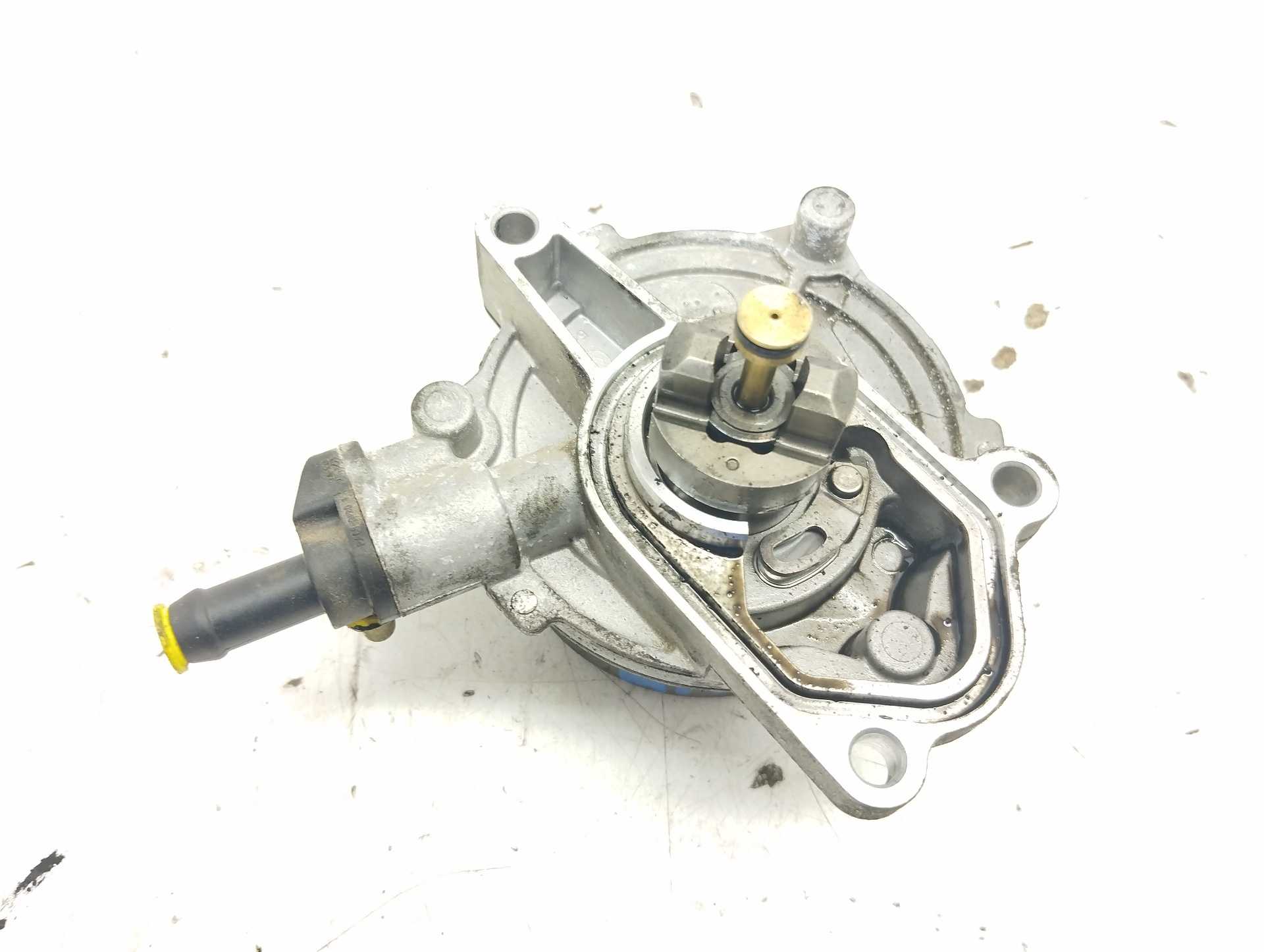 Recambio de depresor freno / bomba vacio para hyundai i30 (gd) classic referencia OEM IAM 288102A101 14C070220B1 