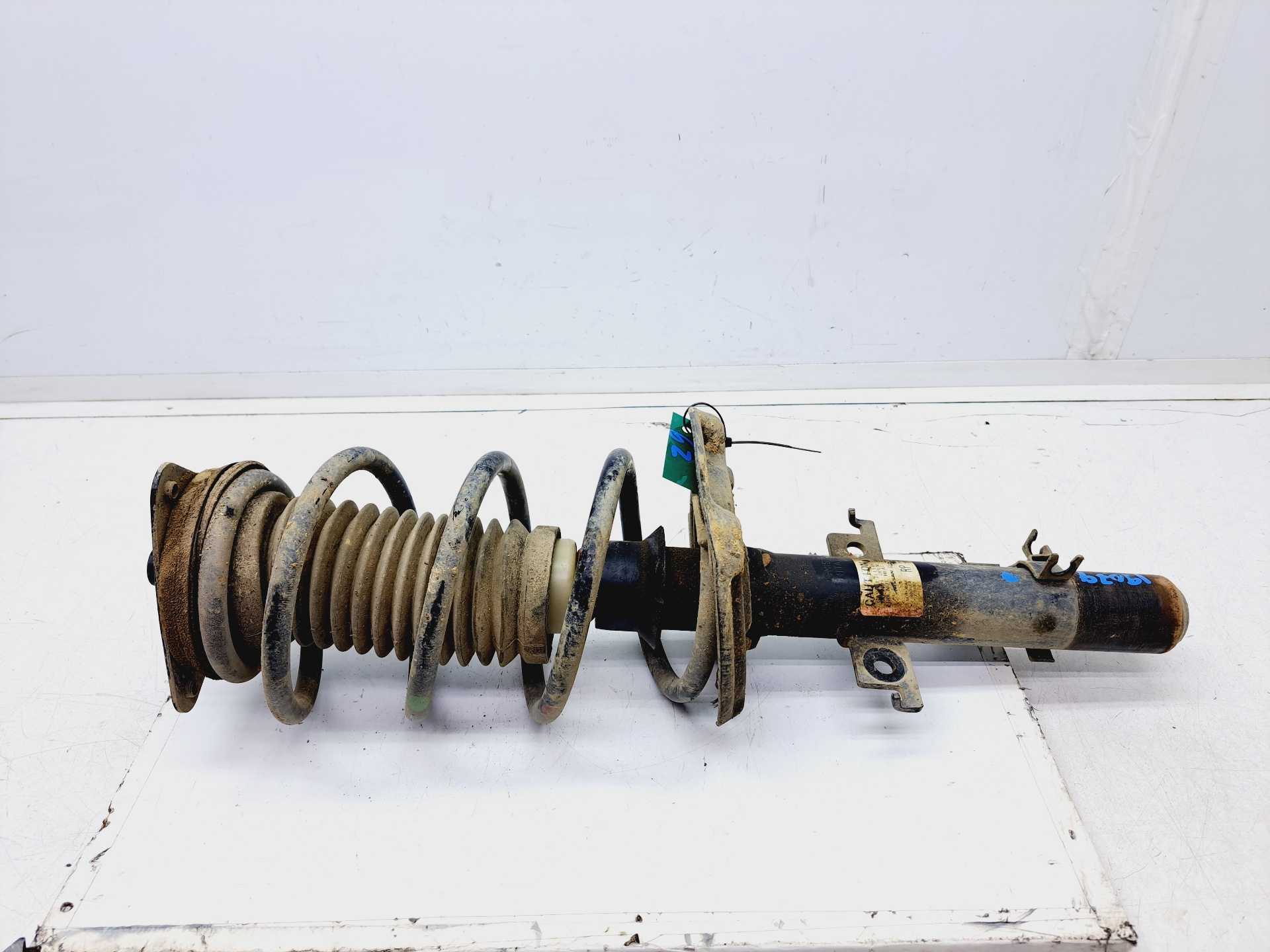 Recambio de amortiguador delantero derecho para renault kadjar bose edition referencia OEM IAM 1A15613AR  