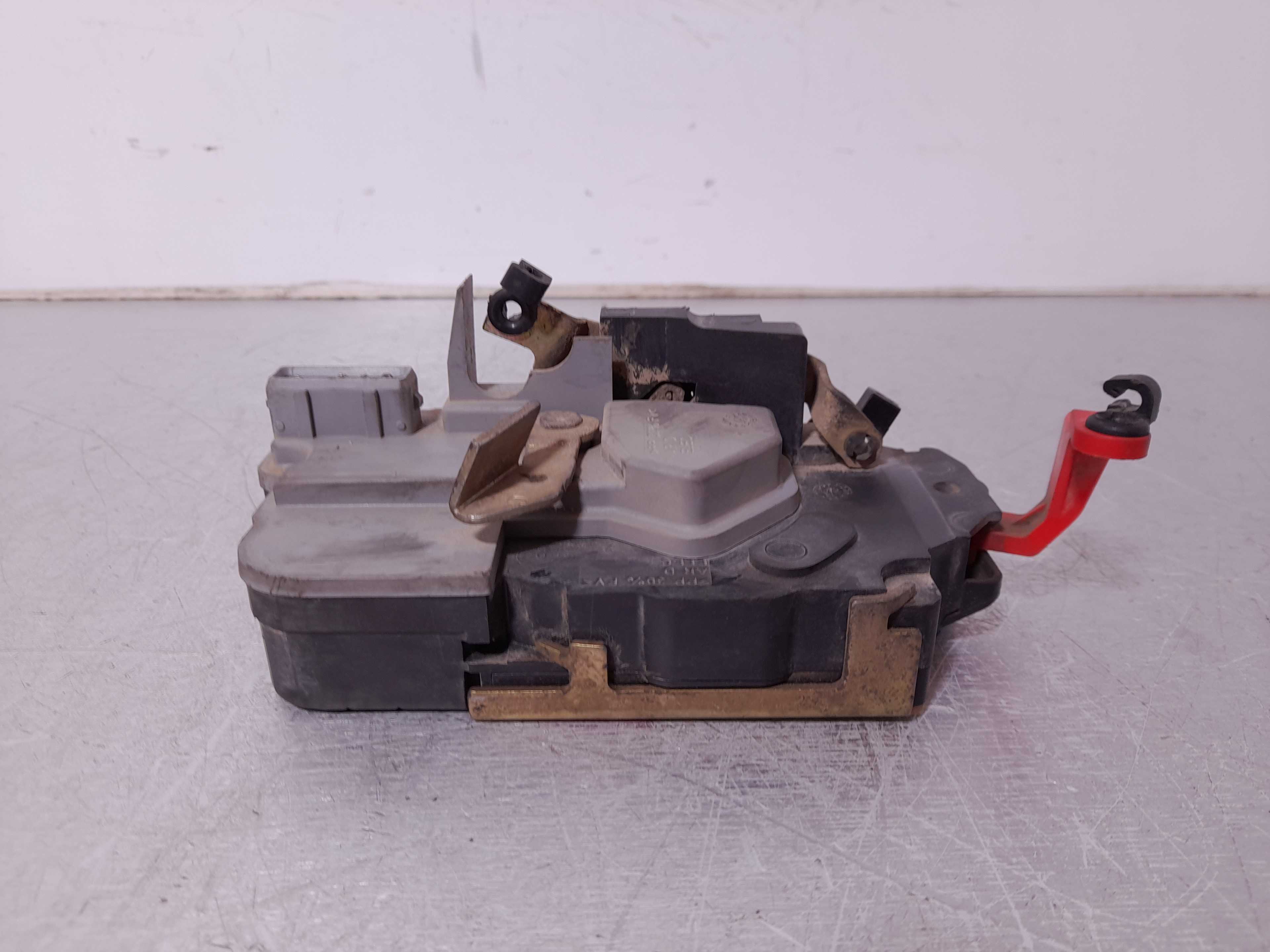 Recambio de cerradura puerta trasera derecha para citroën xsara berlina 2.0 hdi vivace (66kw) referencia OEM IAM   