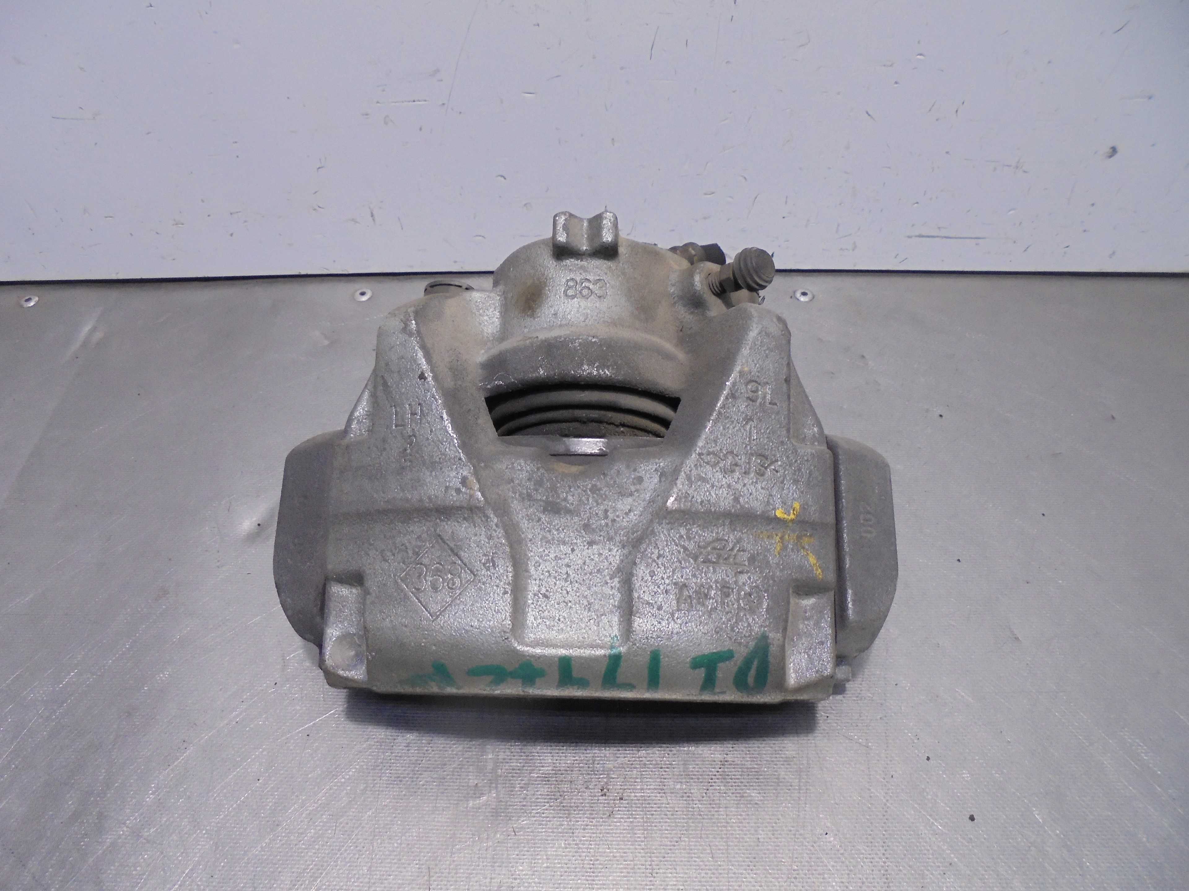 Recambio de pinza de freno delantera izquierda para renault express referencia OEM IAM  ATE 