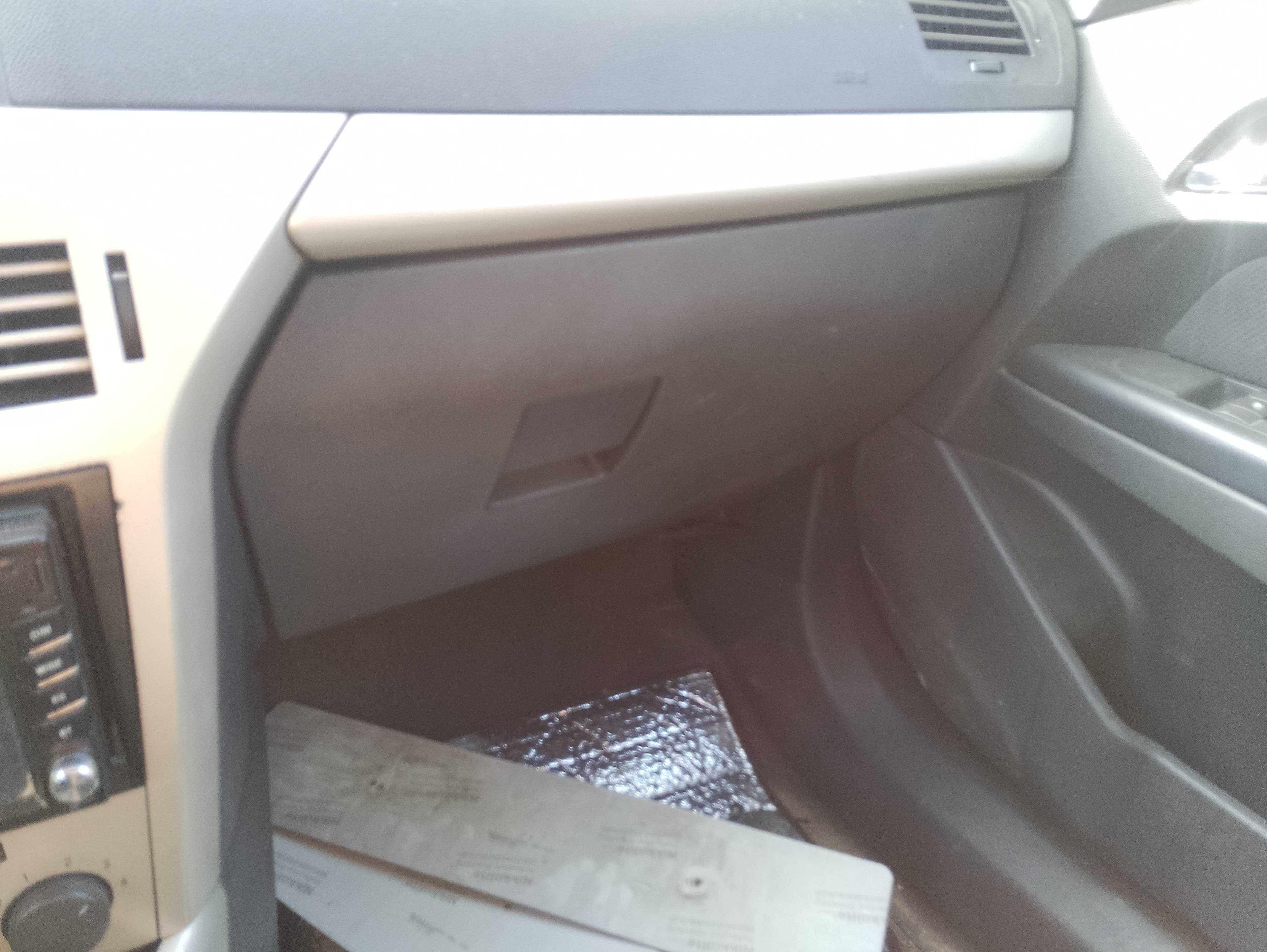 Recambio de guantera para opel astra h berlina cosmo referencia OEM IAM   