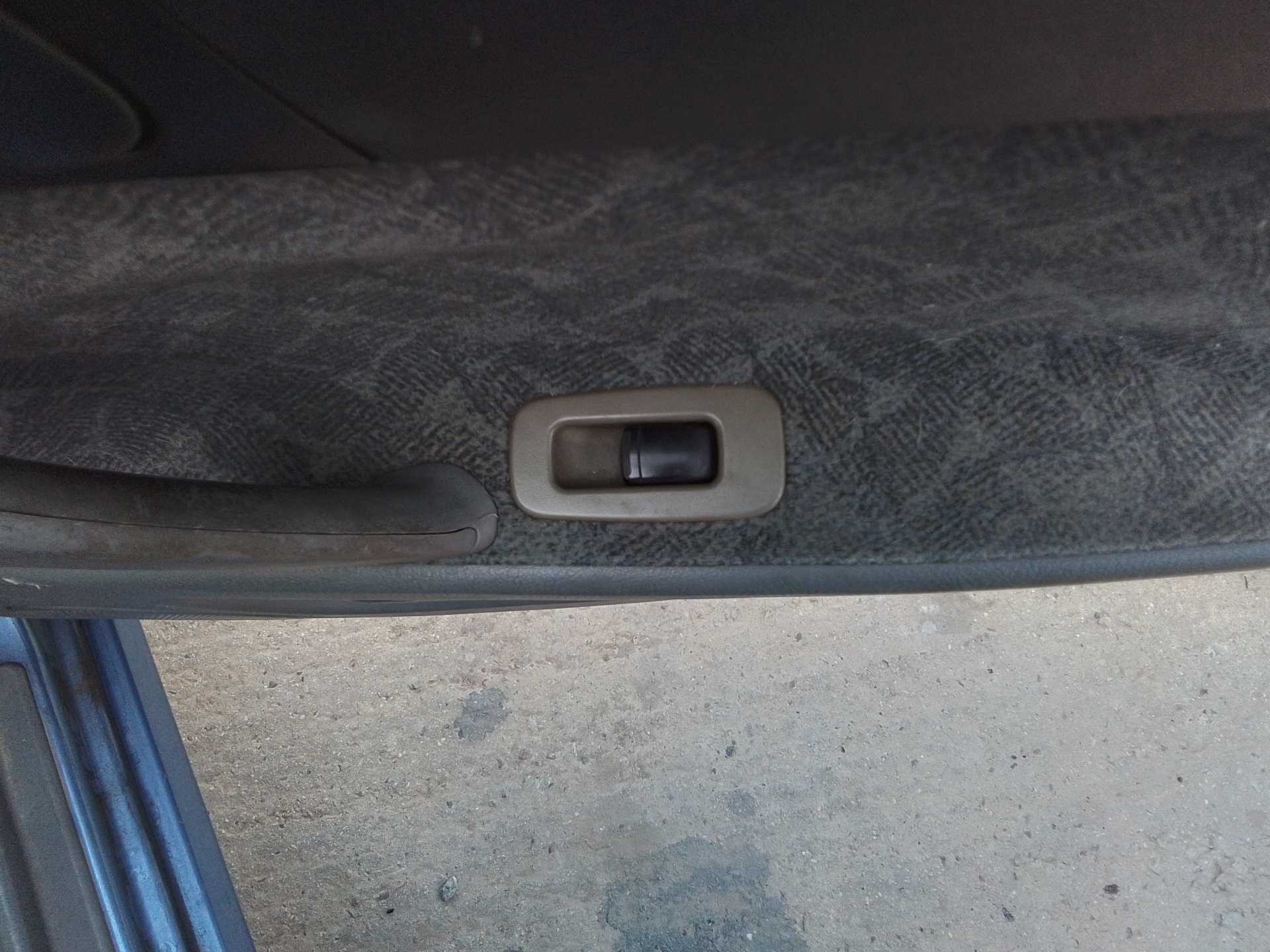 Recambio de mando elevalunas trasero derecho para daewoo nubira berlina se referencia OEM IAM   