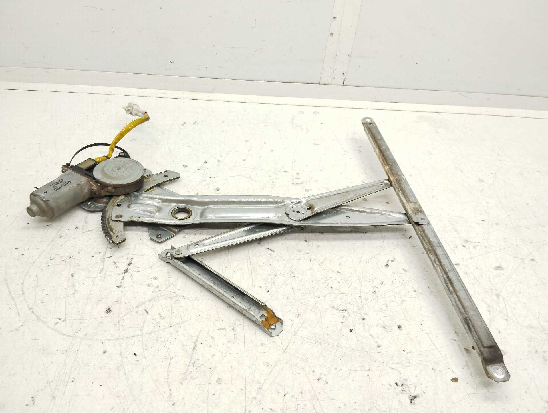 Recambio de elevalunas delantero derecho para suzuki ignis rm (mh) básico referencia OEM IAM 8343076G00 0621009151 DENSO