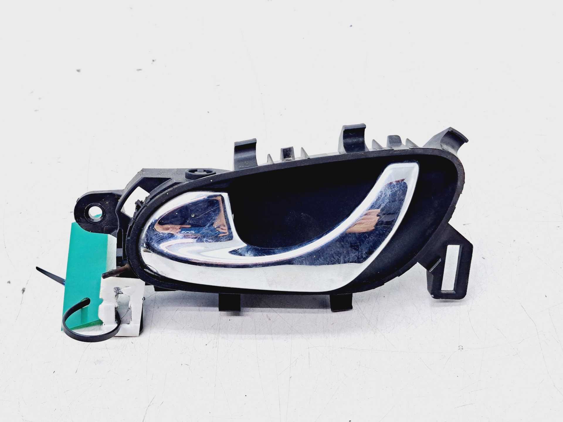 Recambio de maneta interior delantera izquierda para renault kadjar bose edition referencia OEM IAM 806714EA  