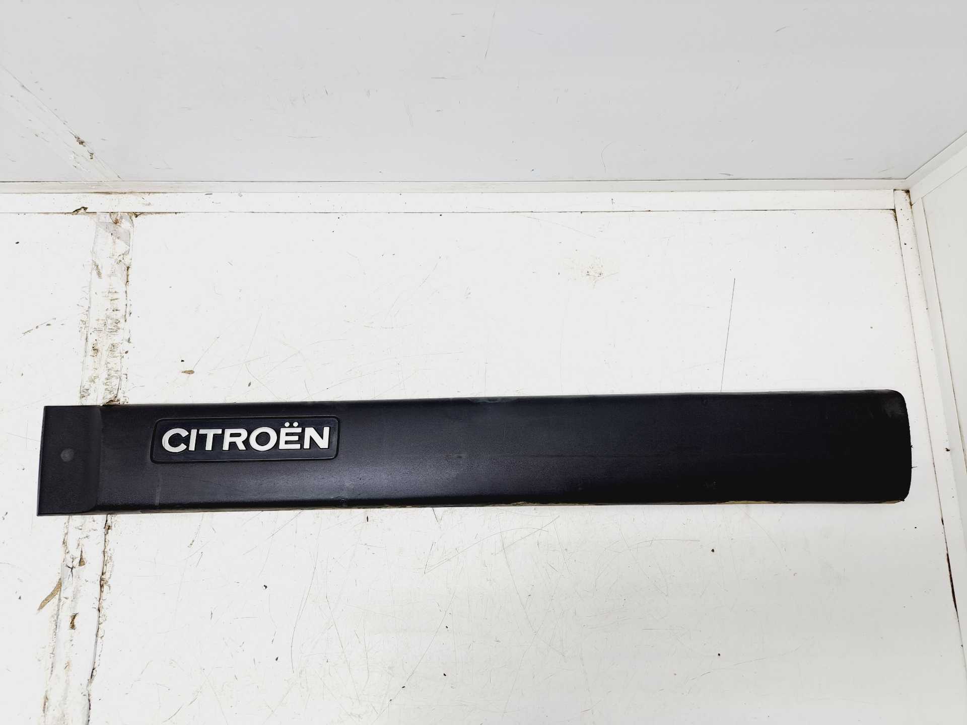 Recambio de moldura para citroën berlingo 1.9 d x familiar referencia OEM IAM 9619030577  