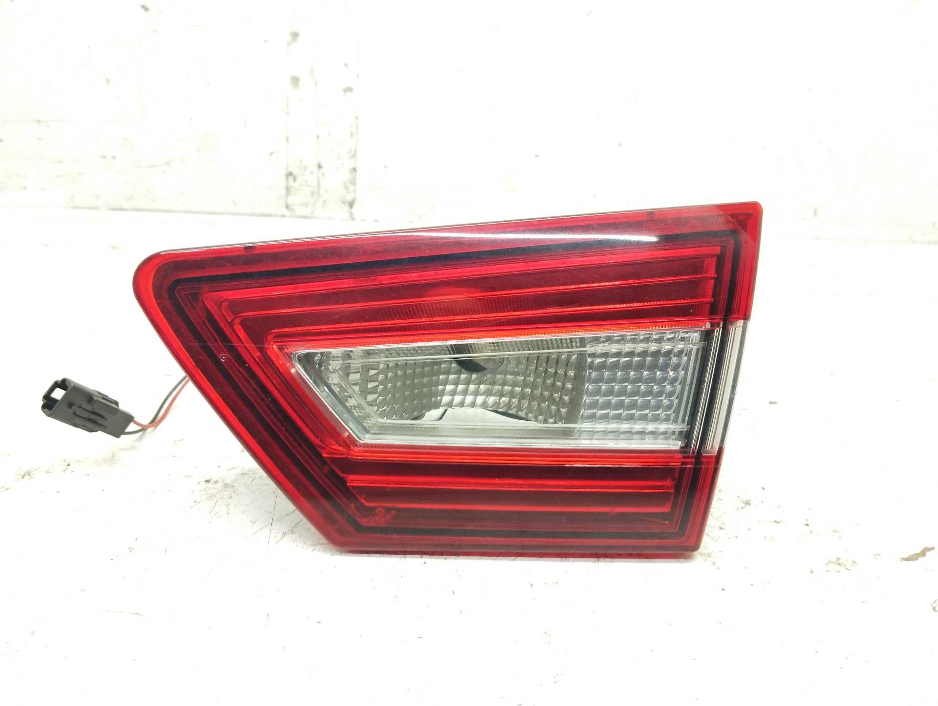 Recambio de piloto porton trasero derecho para renault clio iv 1.5 dci referencia OEM IAM 265505796R  