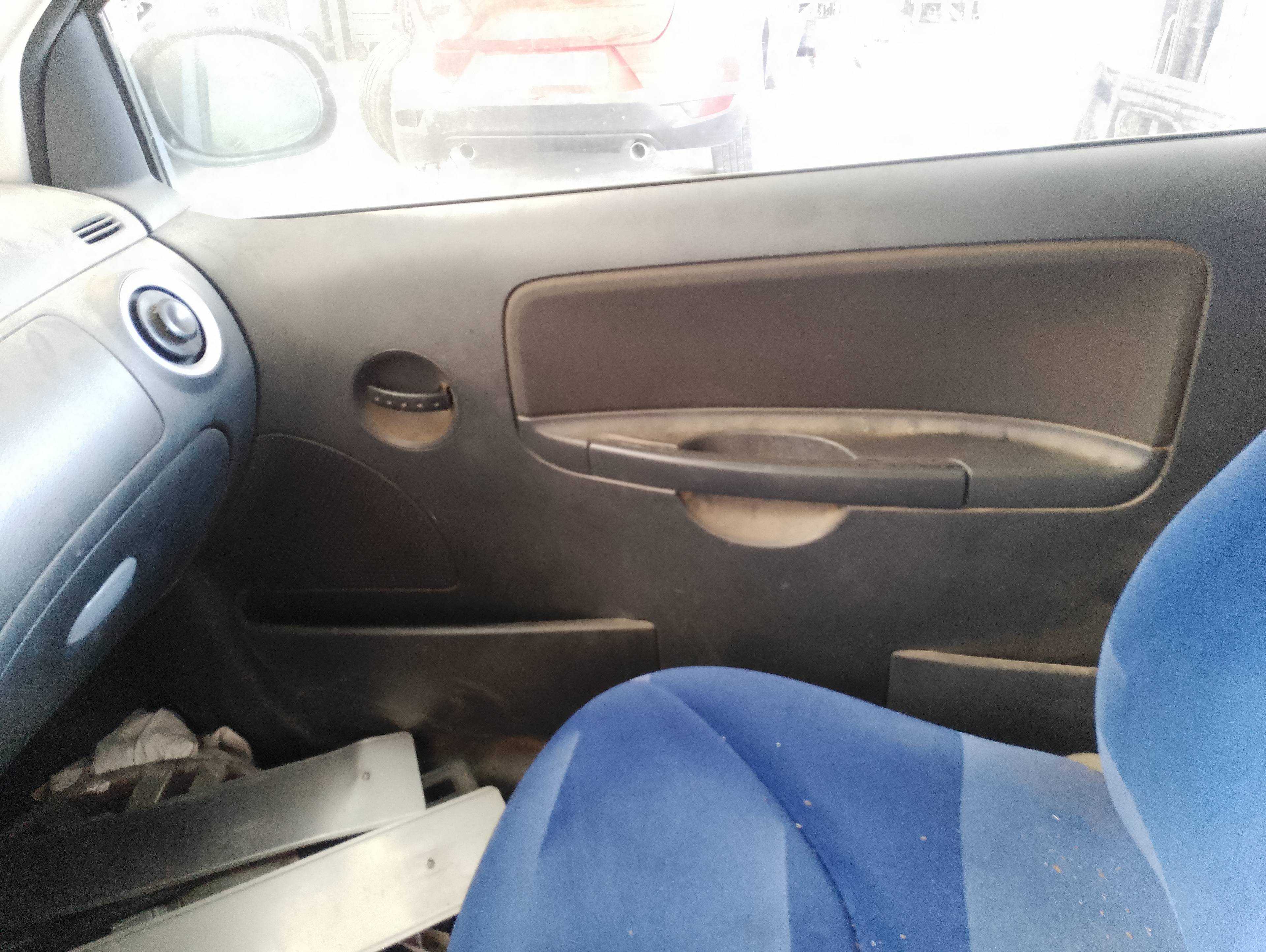 Recambio de guarnecido puerta delantera derecha para citroën c2 audace referencia OEM IAM   