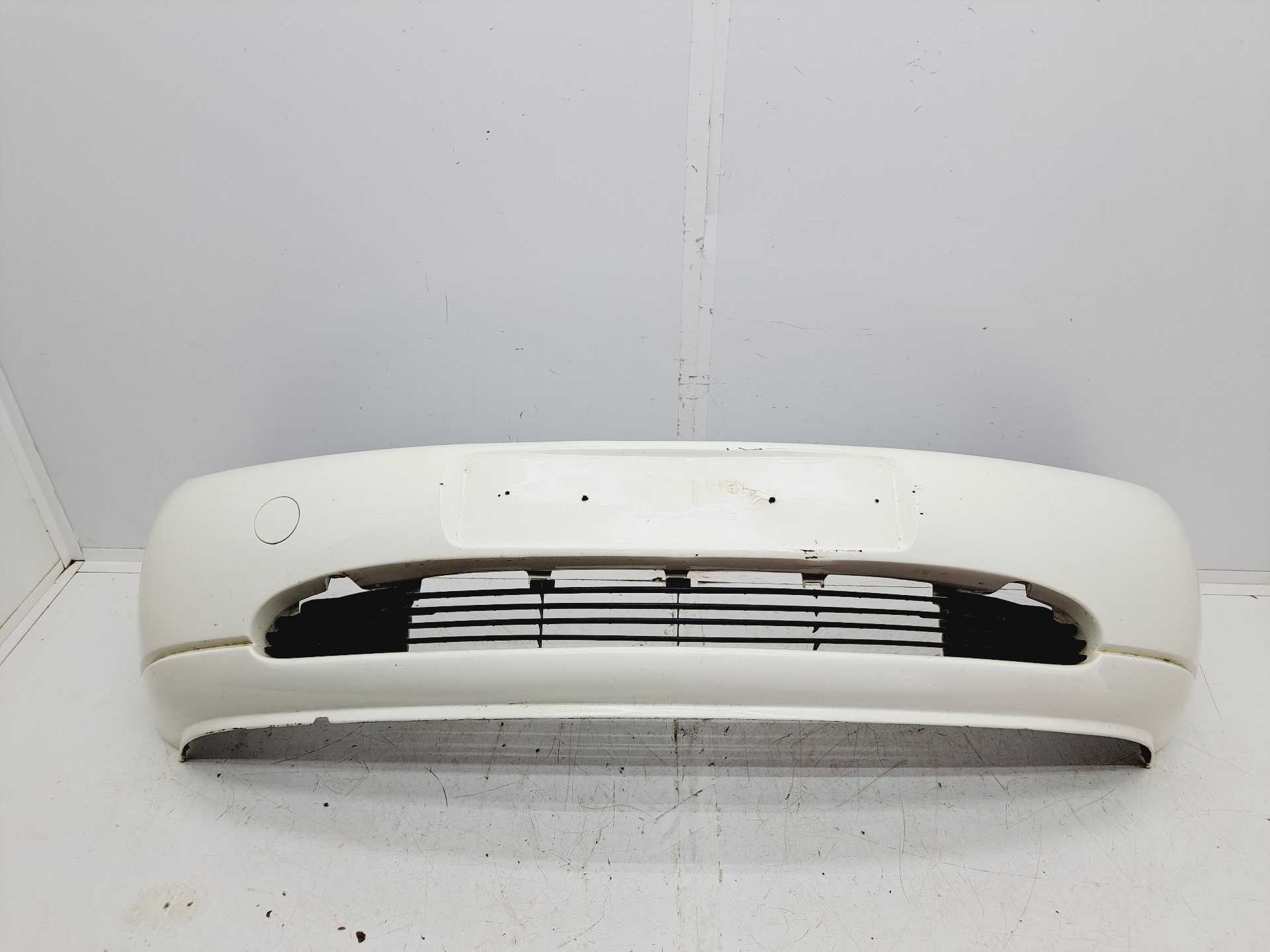 Recambio de paragolpes delantero para ford fiesta berlina básico referencia OEM IAM  1094623 