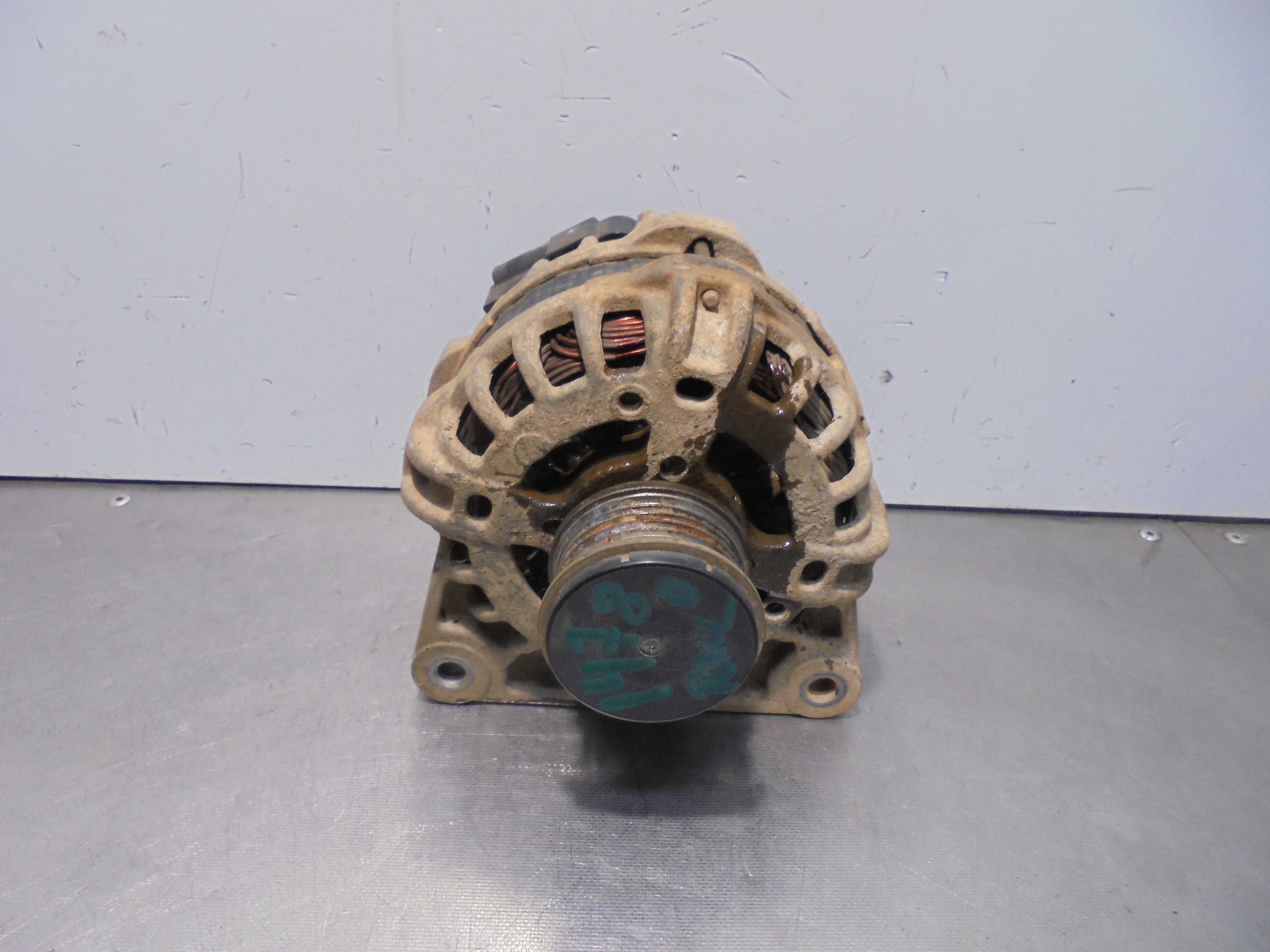 Recambio de alternador para dacia dokker essential referencia OEM IAM 231002949R BOSCH 
