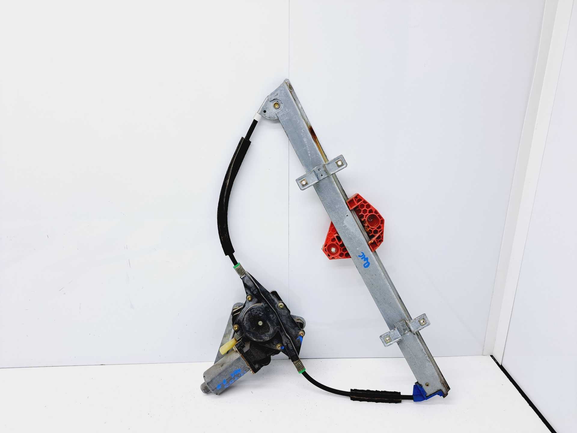 Recambio de elevalunas delantero derecho para ford mondeo berlina (gd) clx referencia OEM IAM 0130821681 93BBF23200B BOSCH