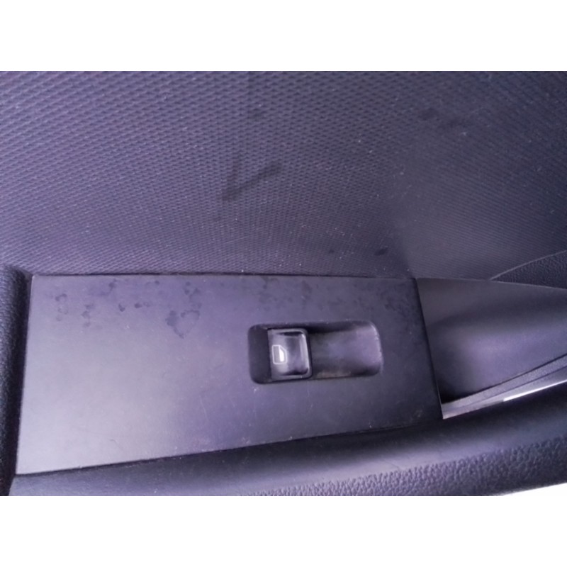 Recambio de mando elevalunas trasero izquierdo para skoda rapid 1.6 tdi dpf referencia OEM IAM   