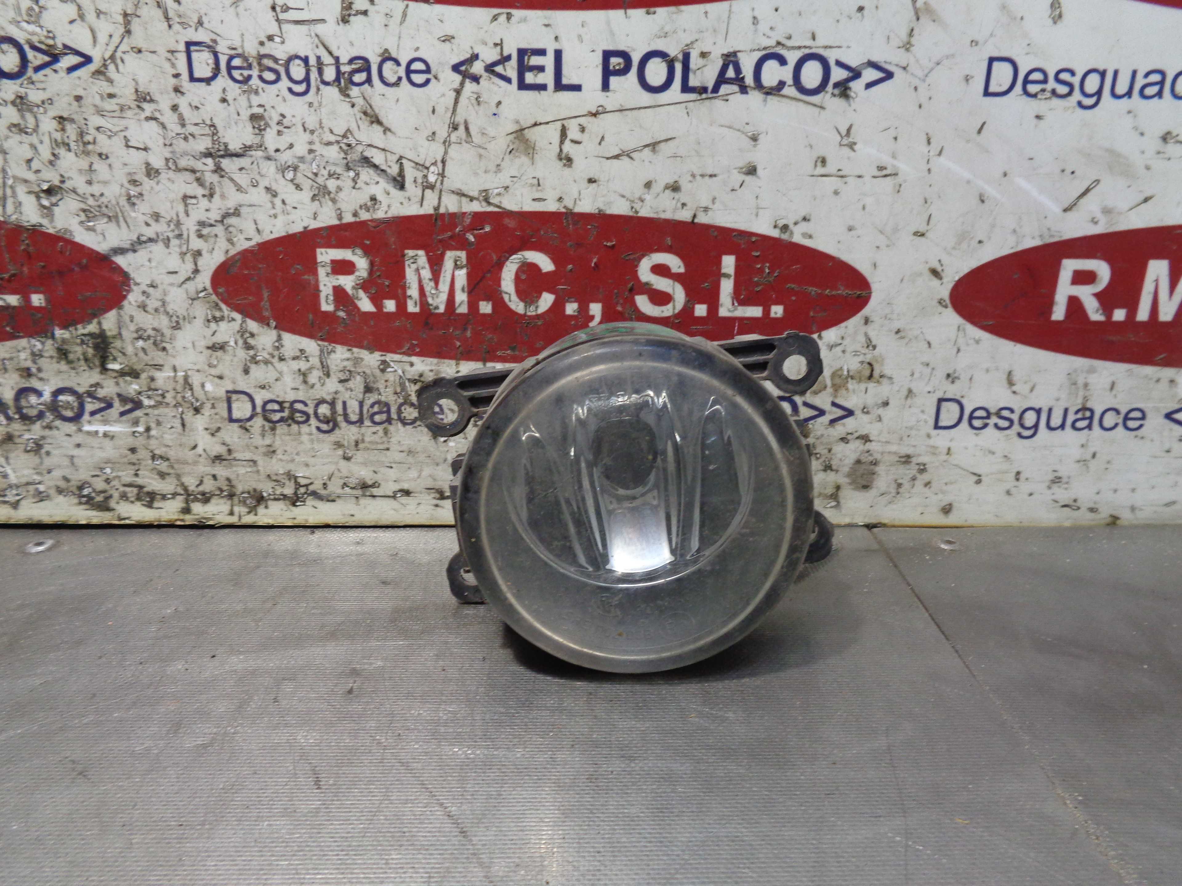 Recambio de faro antiniebla derecho para renault fluence limited referencia OEM IAM 8200074008  